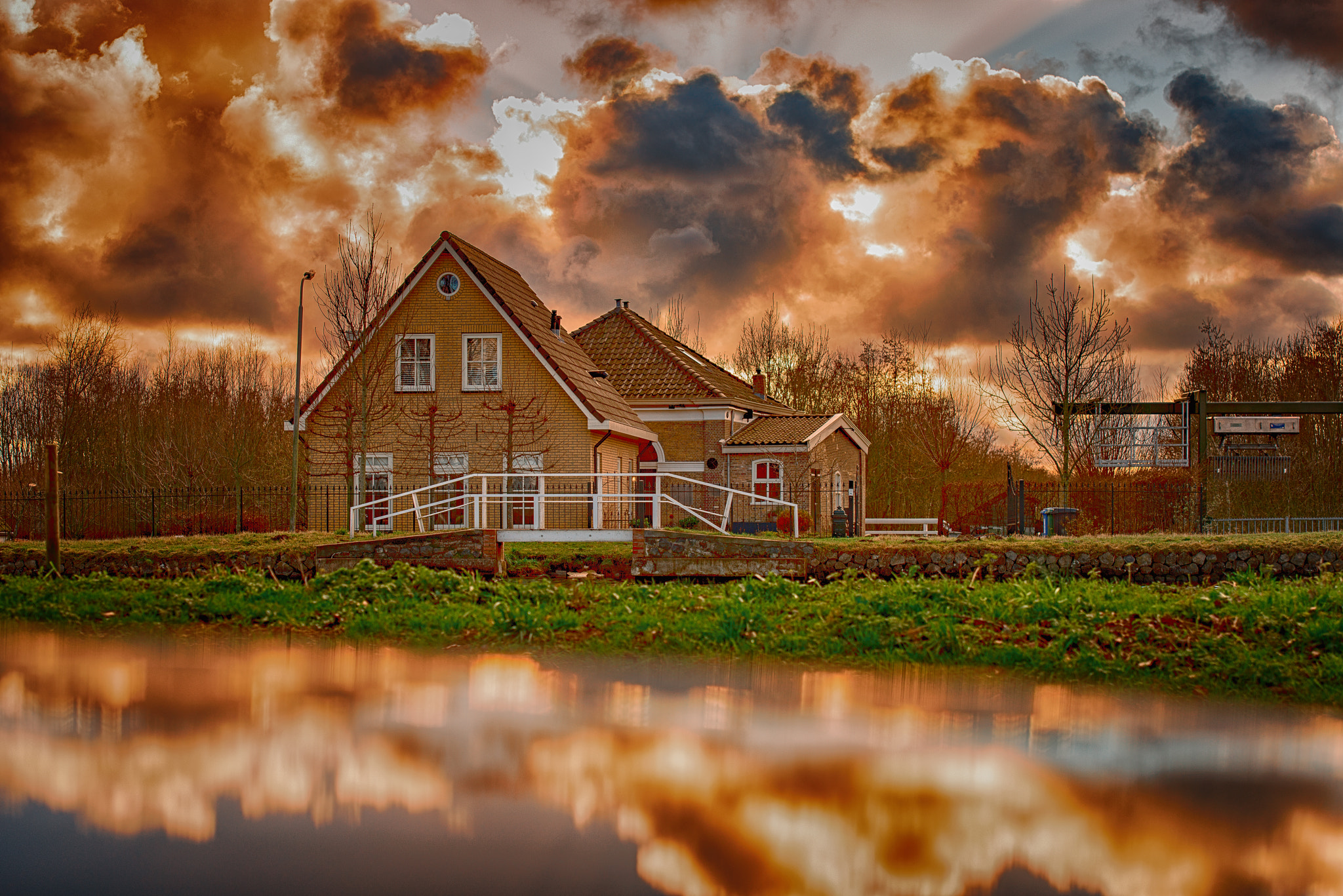 Nikon AF-S Nikkor 70-200mm F2.8G ED VR II sample photo. Sunset after storm photography