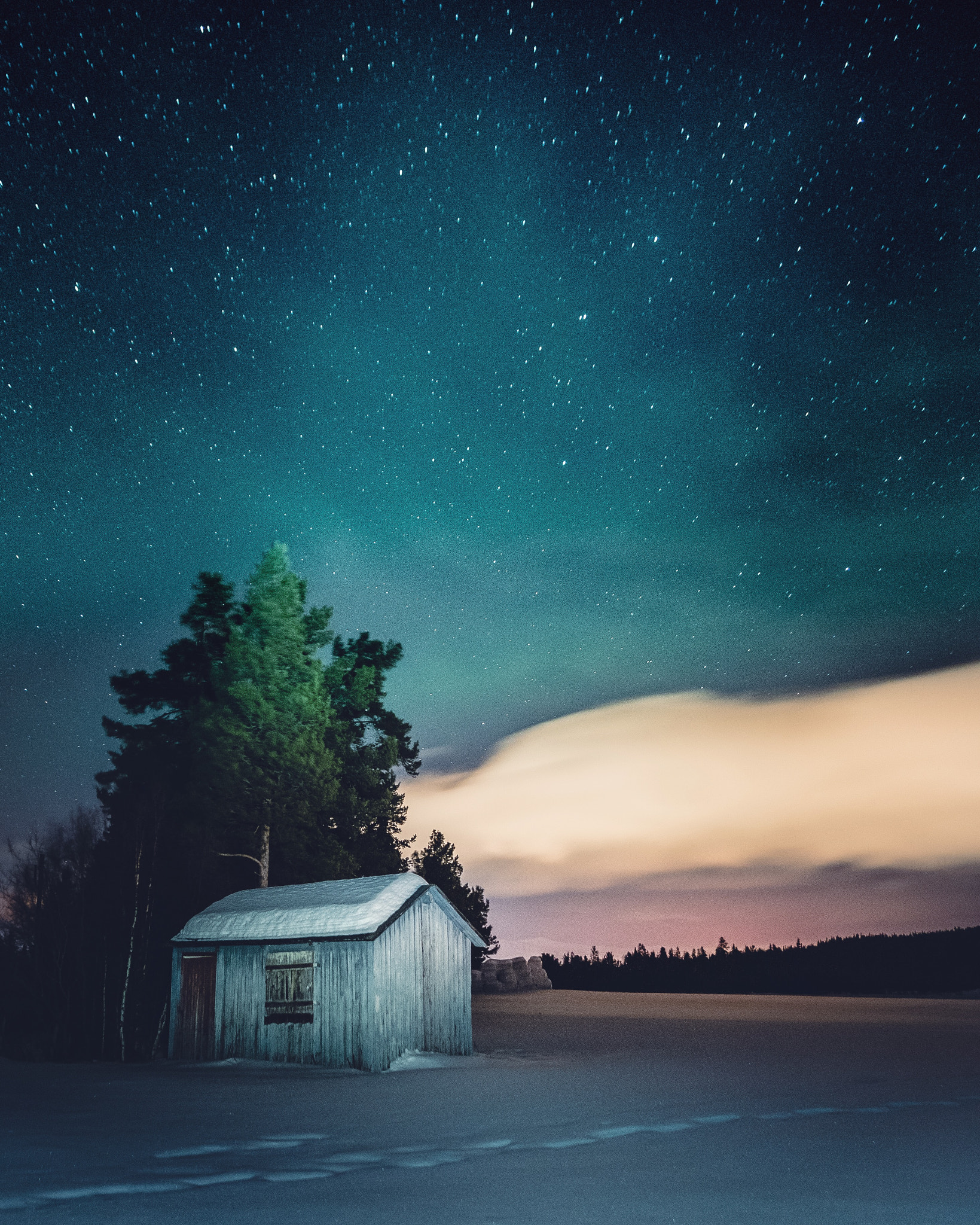 Sigma 20mm EX f/1.8 sample photo. Ghost cabin photography