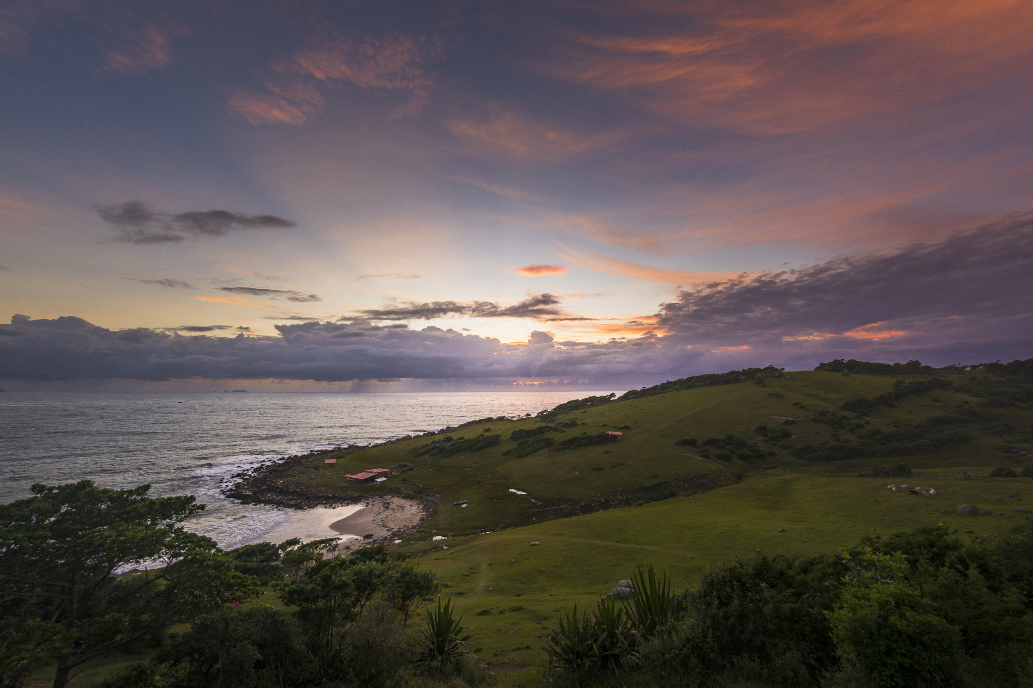 Nikon D7100 + Nikon AF DX Fisheye-Nikkor 10.5mm F2.8G ED sample photo. Início de um belo dia na praia do maço - vale da utopia photography