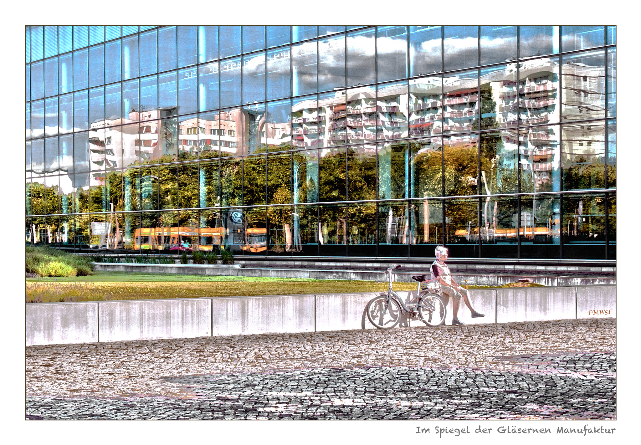 Sony SLT-A55 (SLT-A55V) sample photo. A street scene in the mirror photography