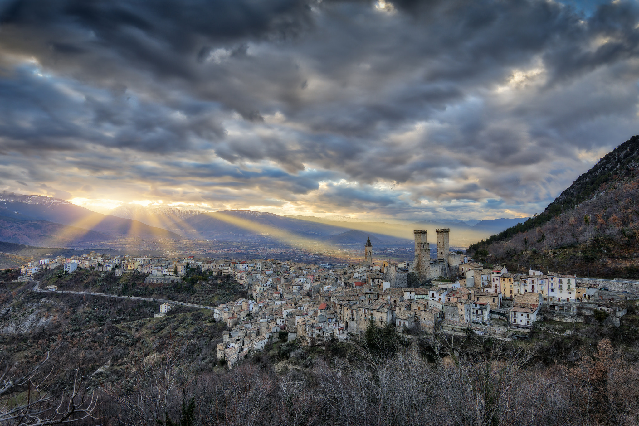 Canon EF 300mm f/2.8L sample photo. Colours from abruzzo photography