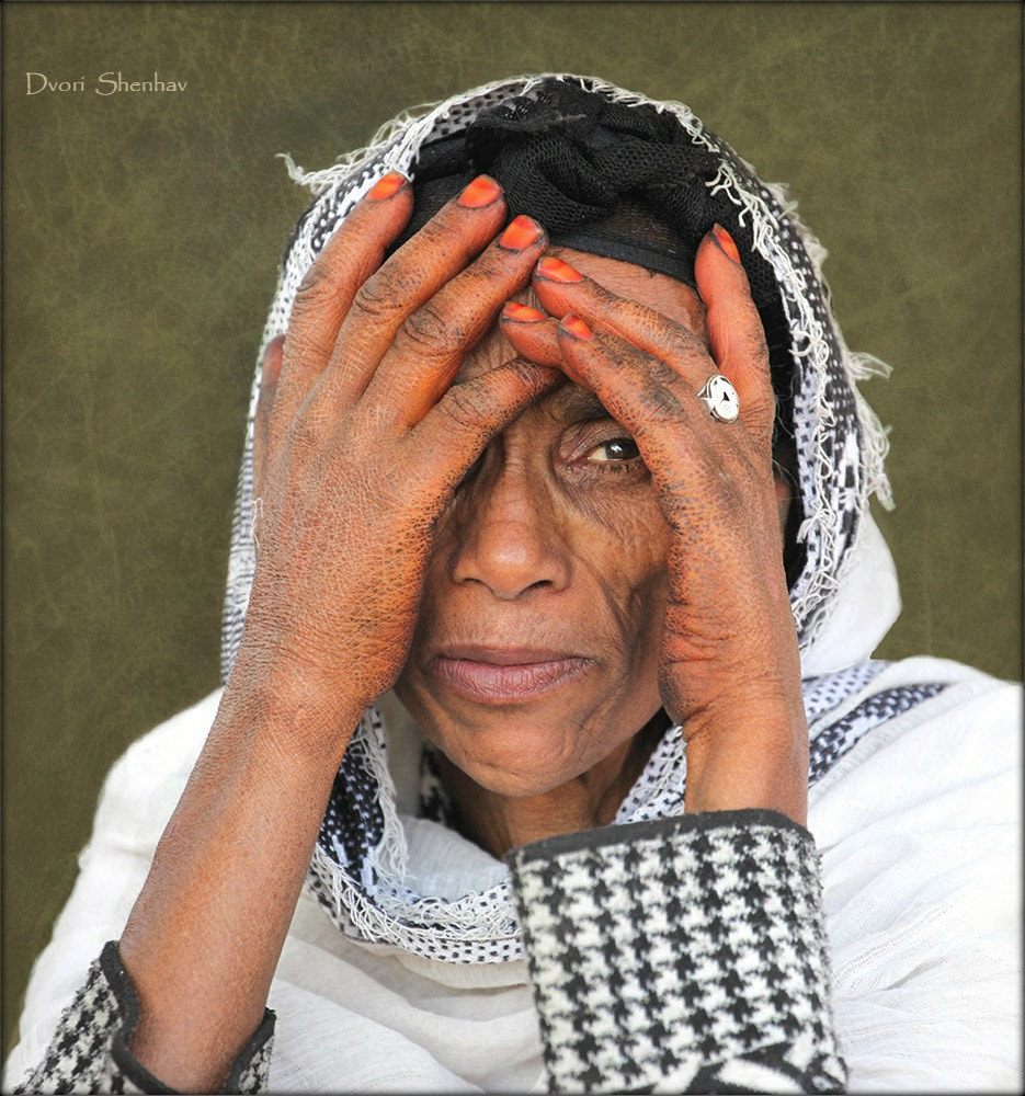 Canon EF 70-300mm F4-5.6L IS USM sample photo. Woman from lalibela photography