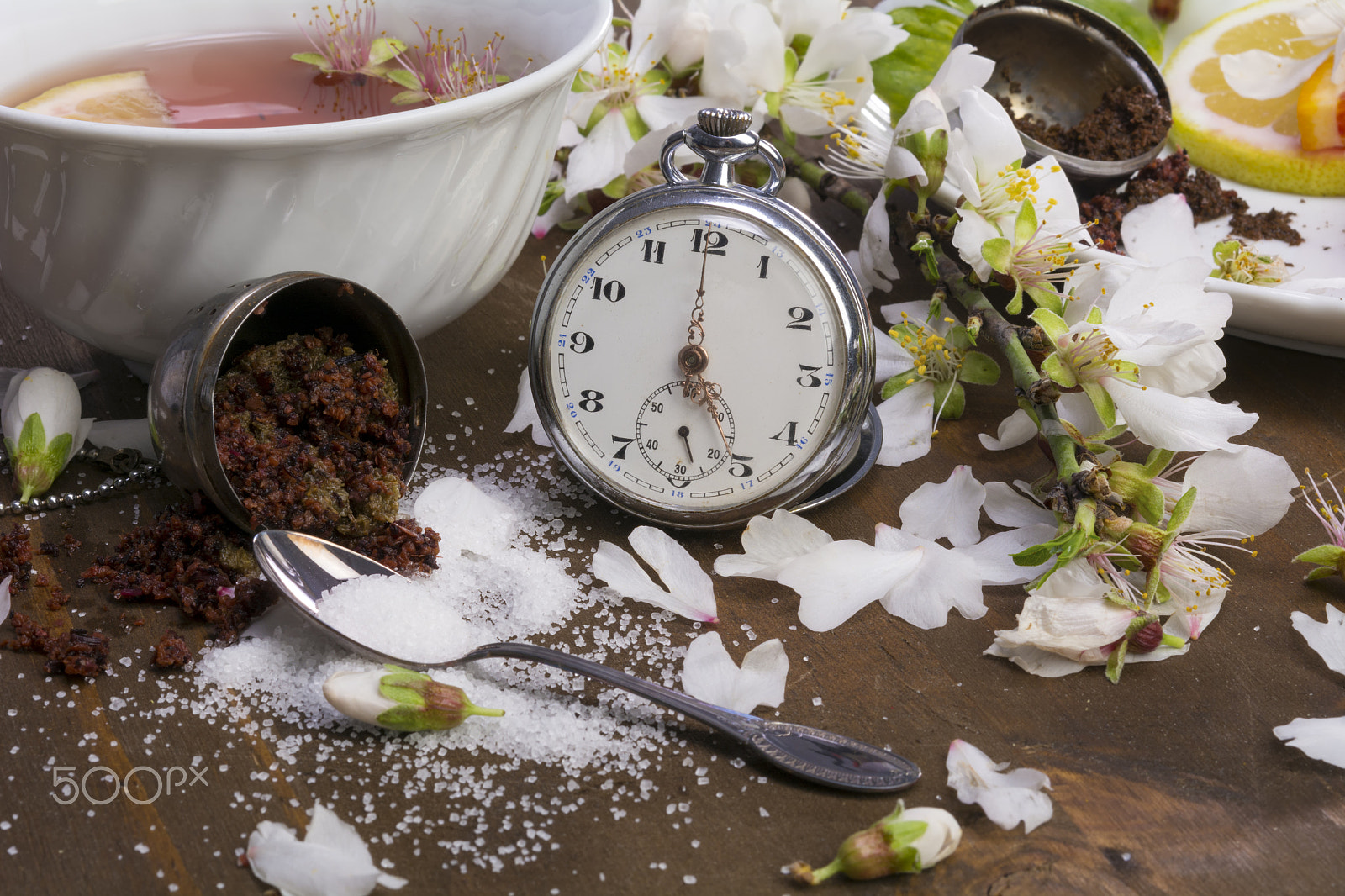 Nikon AF-S Micro-Nikkor 60mm F2.8G ED sample photo. Pocket watch and teacup photography