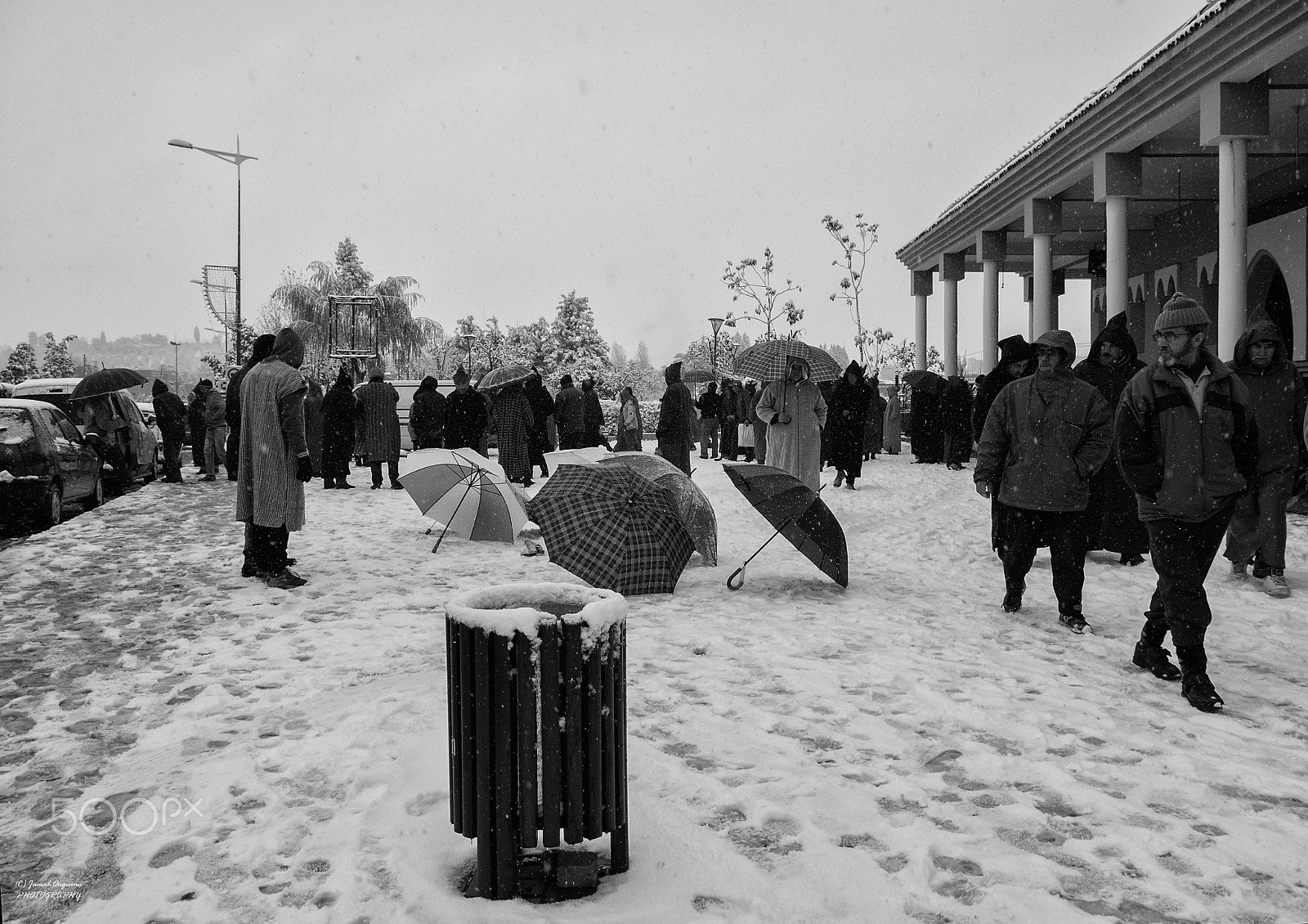 LUMIX G VARIO PZ 14-42/F3.5-5.6 sample photo. Umbrella seller photography