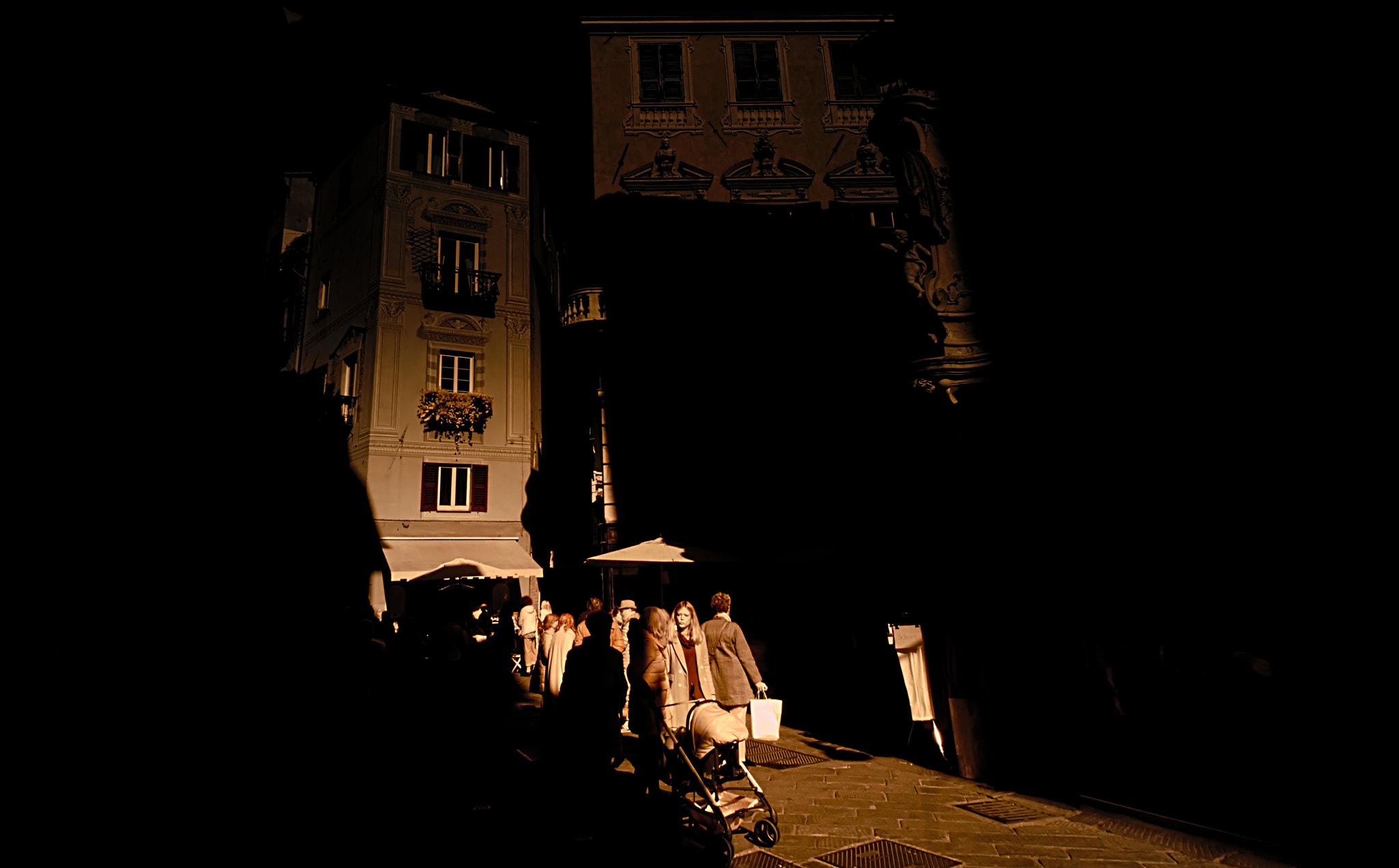 Nikon D80 sample photo. People in savona photography