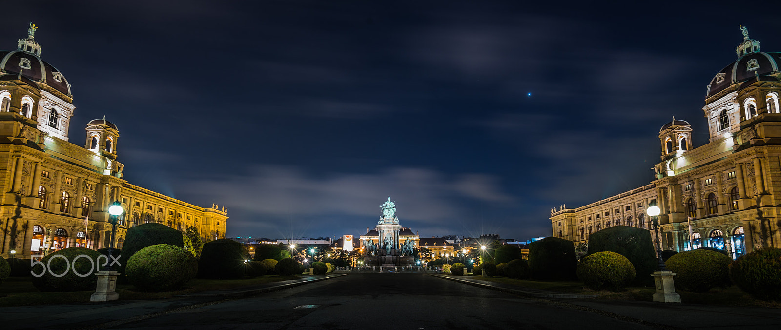 Nikon AF-S Nikkor 16-35mm F4G ED VR sample photo. Night at the museum photography
