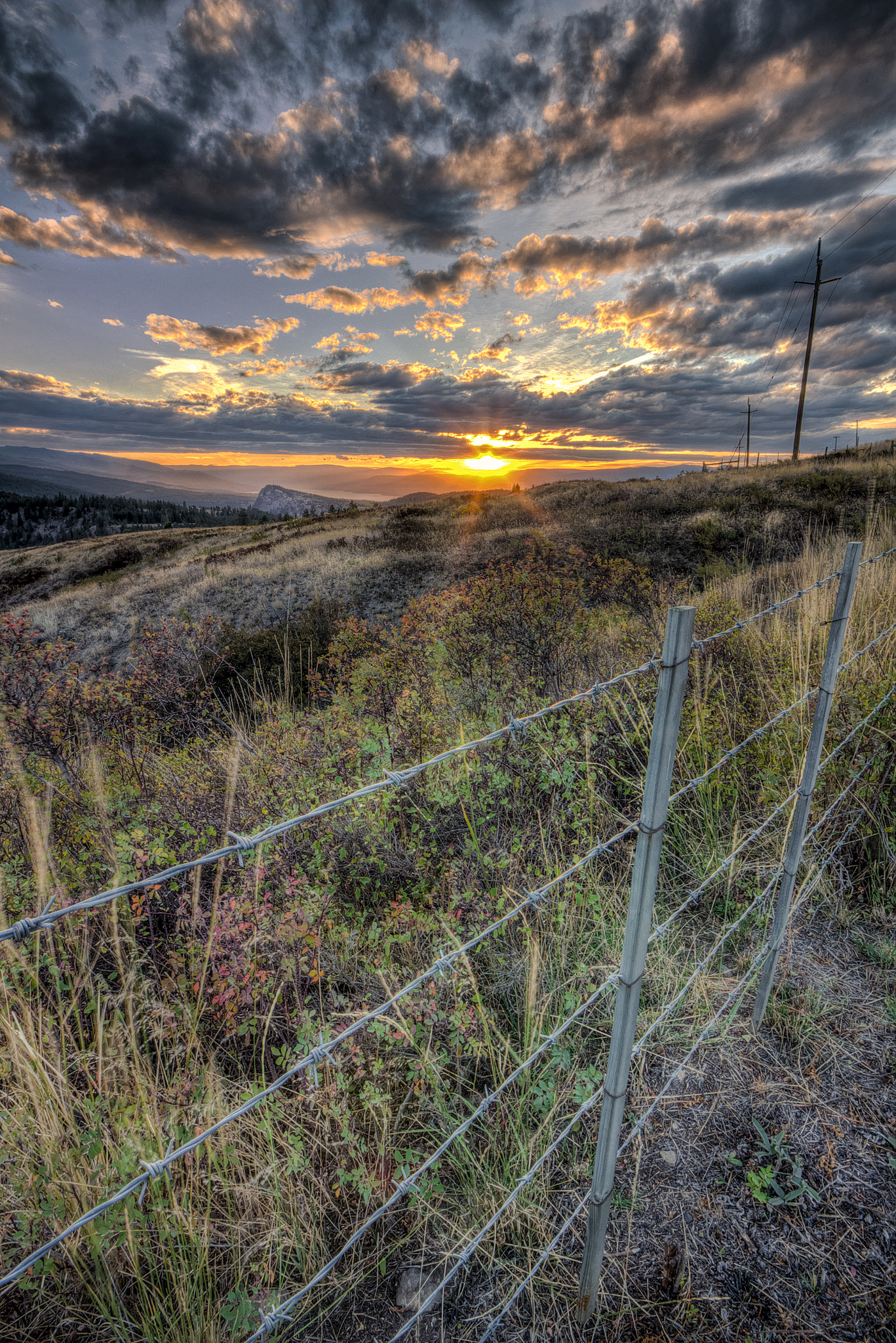 Pentax K-3 + Sigma AF 10-20mm F4-5.6 EX DC sample photo. Layer cake sunset photography