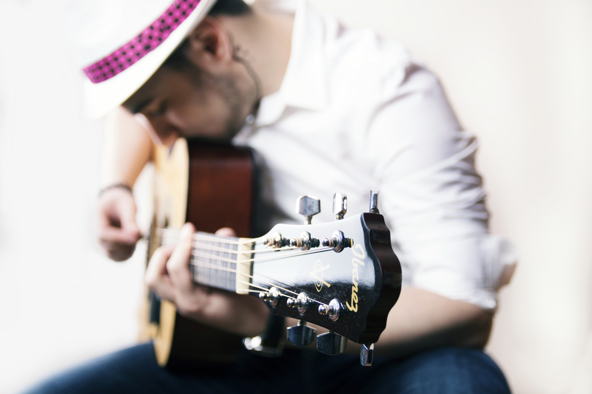 Canon EOS 760D (EOS Rebel T6s / EOS 8000D) sample photo. Playing a guitar photography