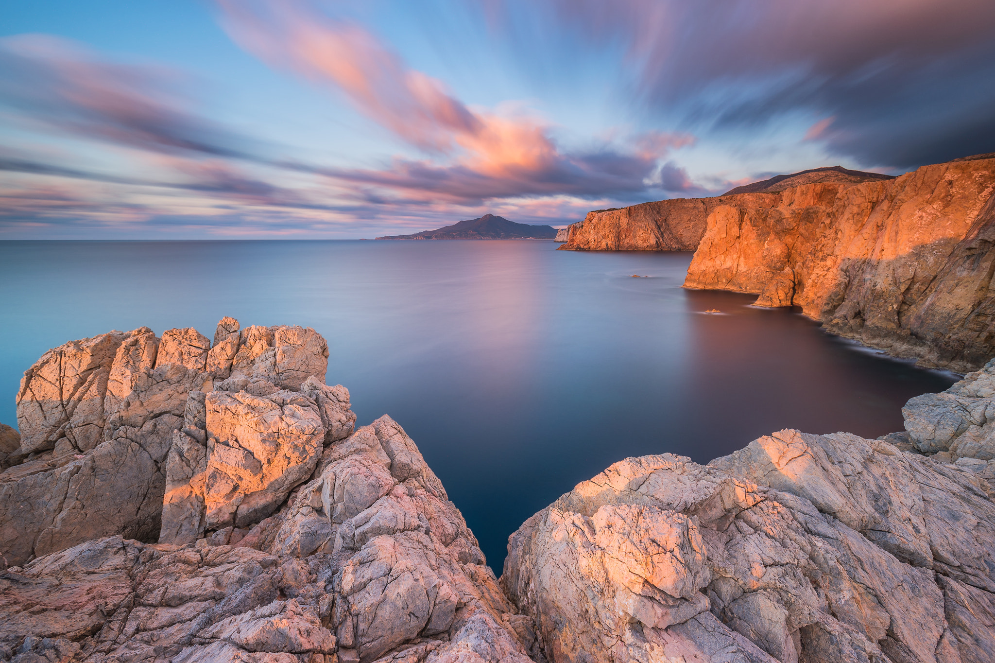 Nikon AF-S Nikkor 17-35mm F2.8D ED-IF sample photo. Cala domestica photography