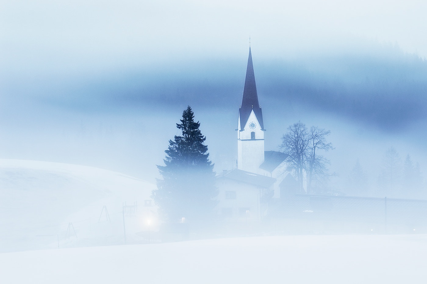 Canon EF-S 55-250mm F4-5.6 IS sample photo. Morning fog photography