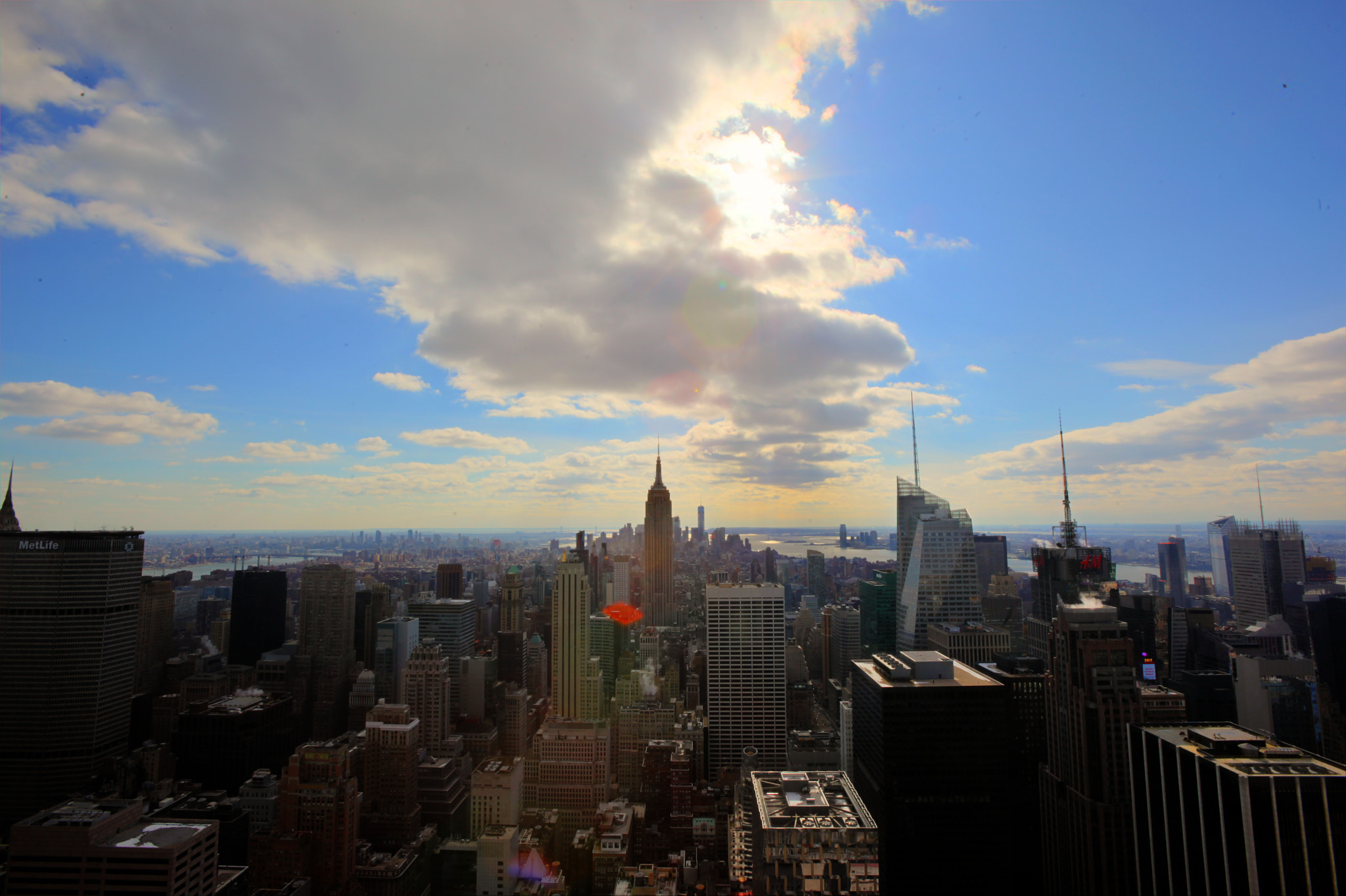 Canon EOS 5D Mark II sample photo. Sunny \ partially cloudy view over manhattan photography