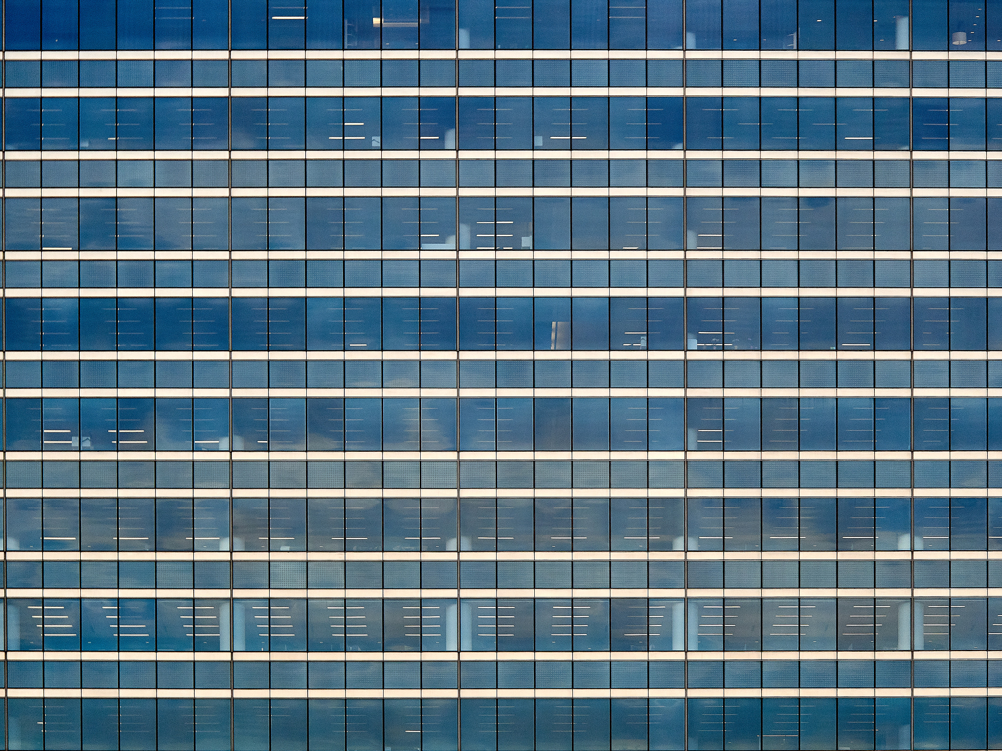 Panasonic Lumix G X Vario 35-100mm F2.8 OIS sample photo. Chicago building architecture photography