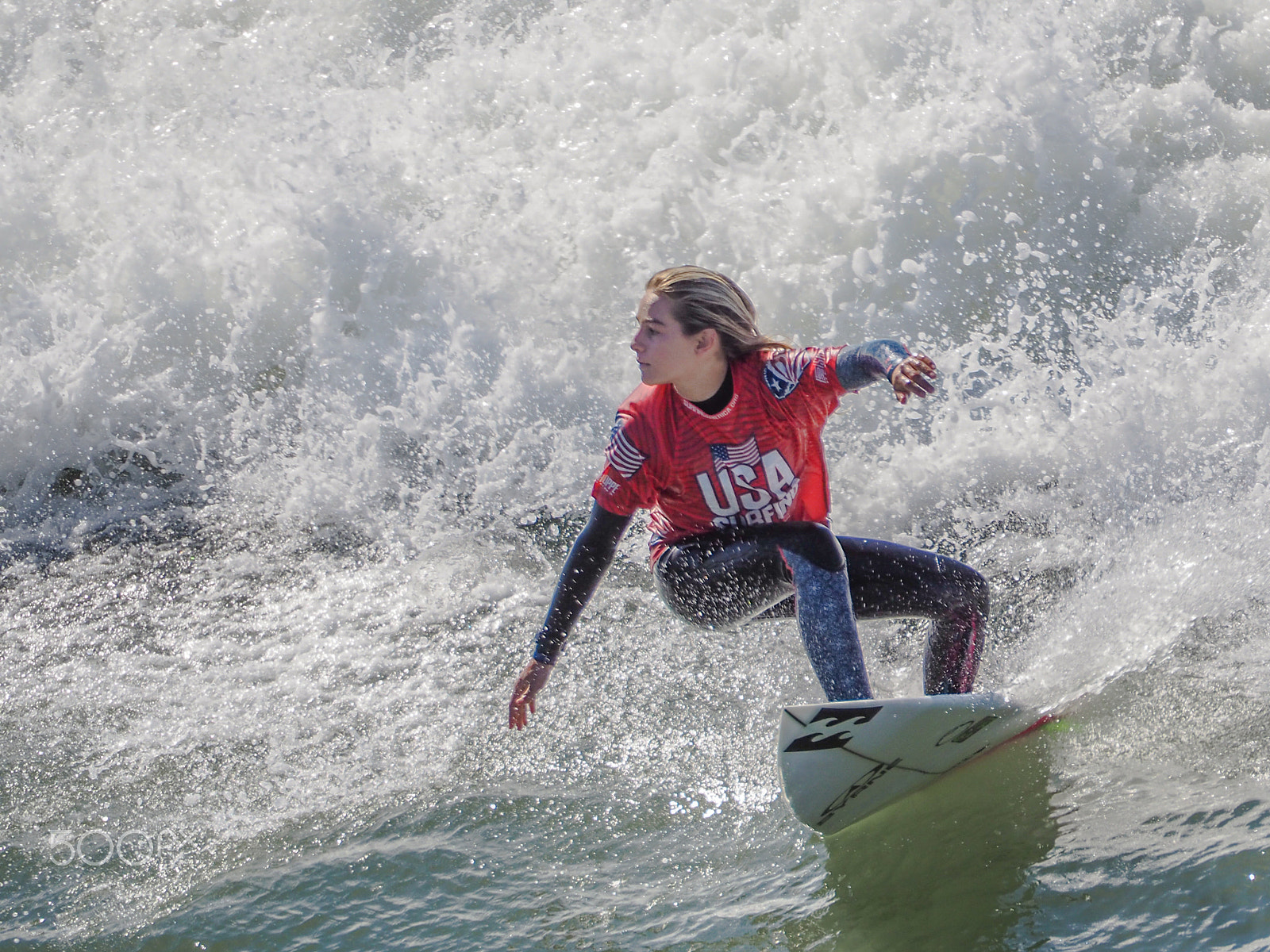Olympus OM-D E-M10 II sample photo. Lady ssurfer photography
