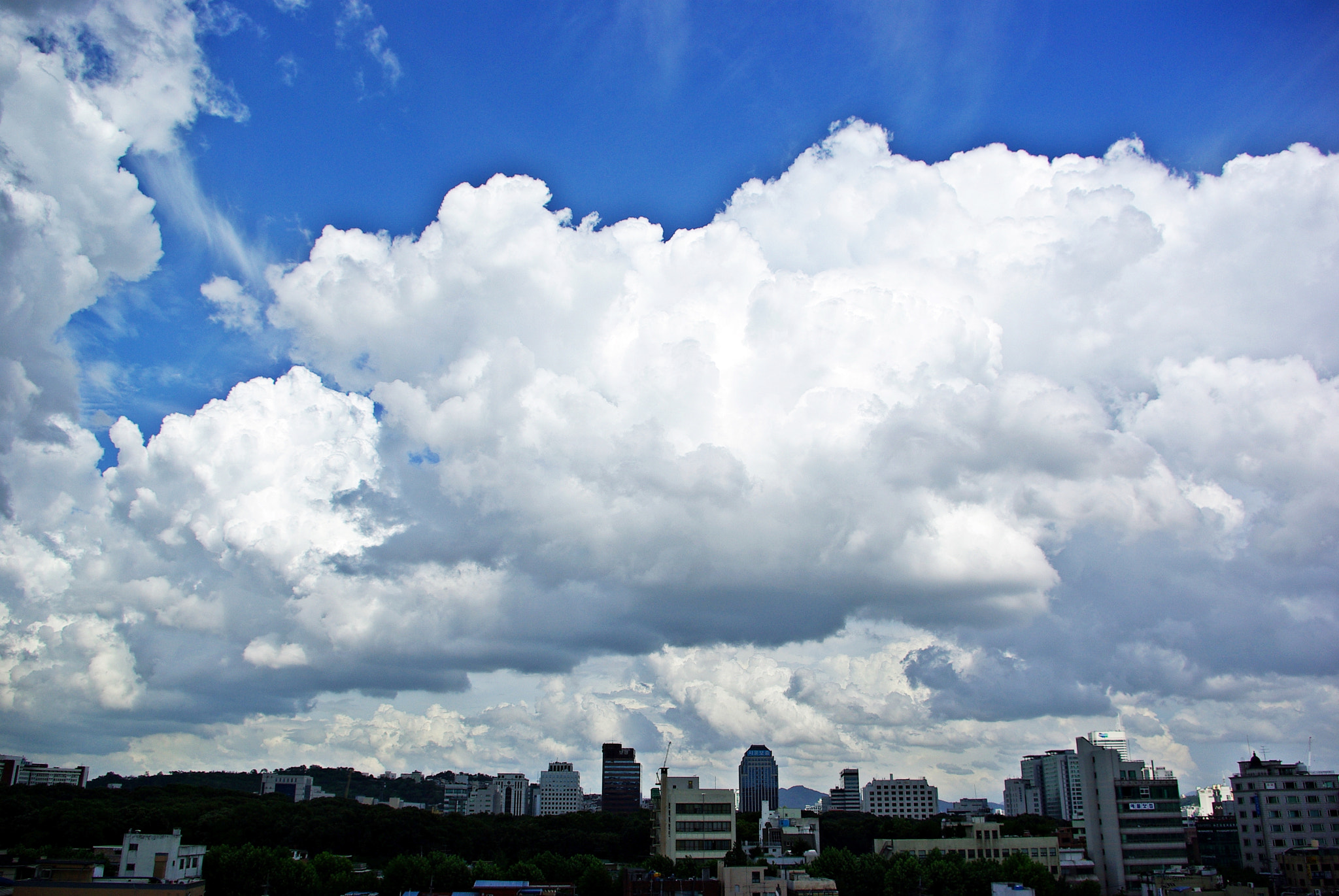 Samsung/Schneider D-XENON 18-55mm F3.5-5.6 sample photo. Seoul photography