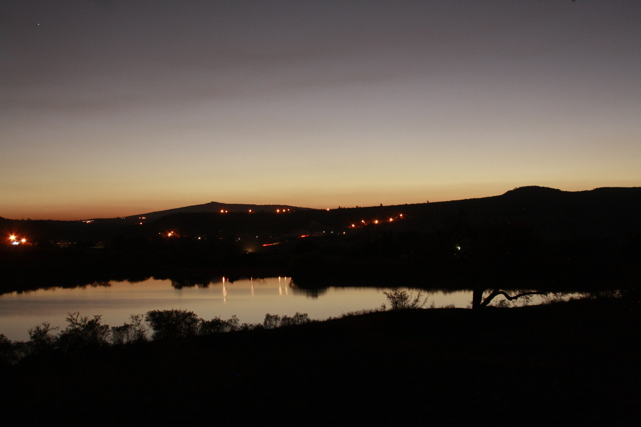 Canon EF-S 18-55mm F3.5-5.6 II sample photo. Dusk photography