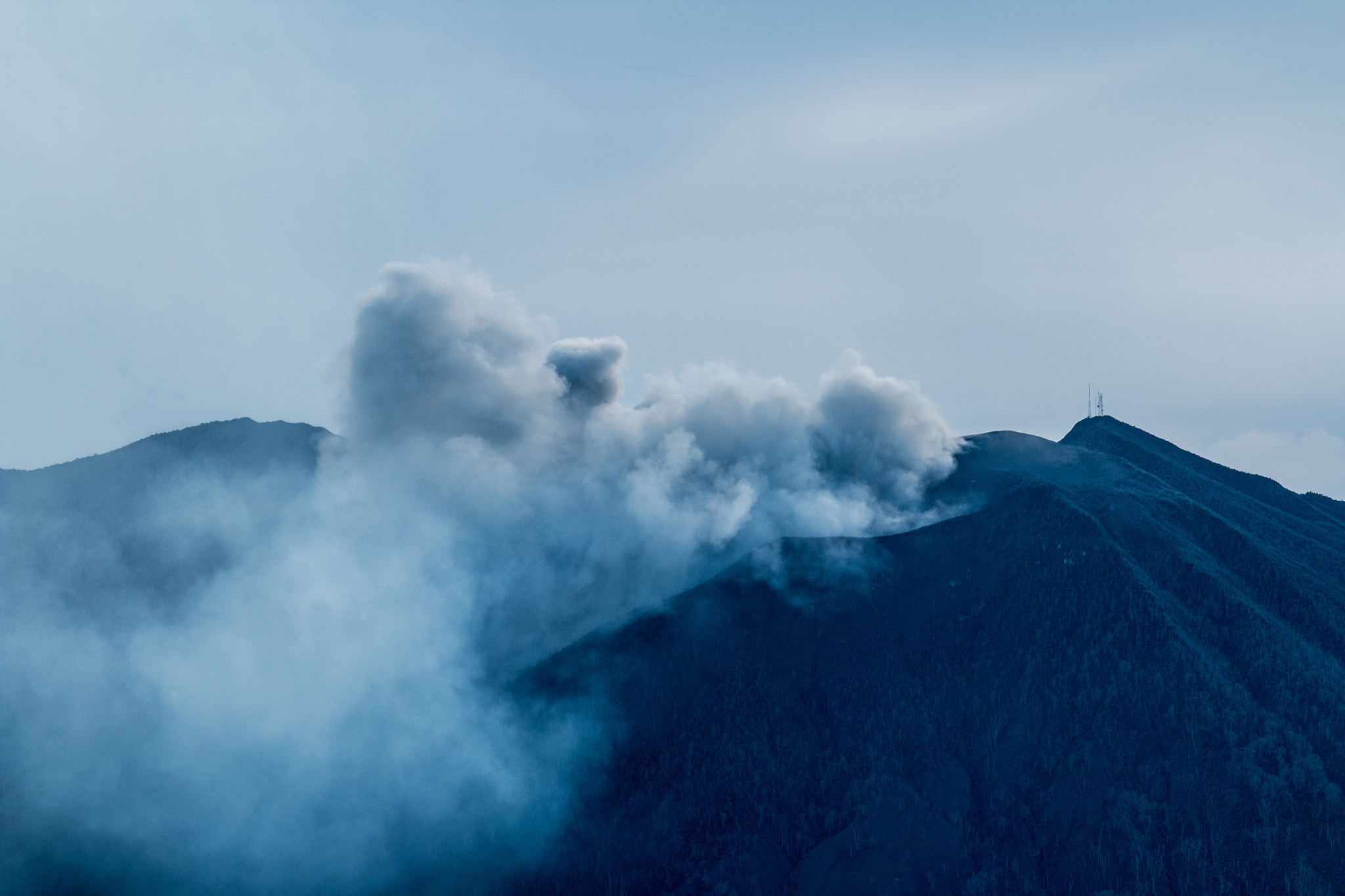 Canon EOS 70D sample photo. Pequeña erupción del volcán turrialba photography