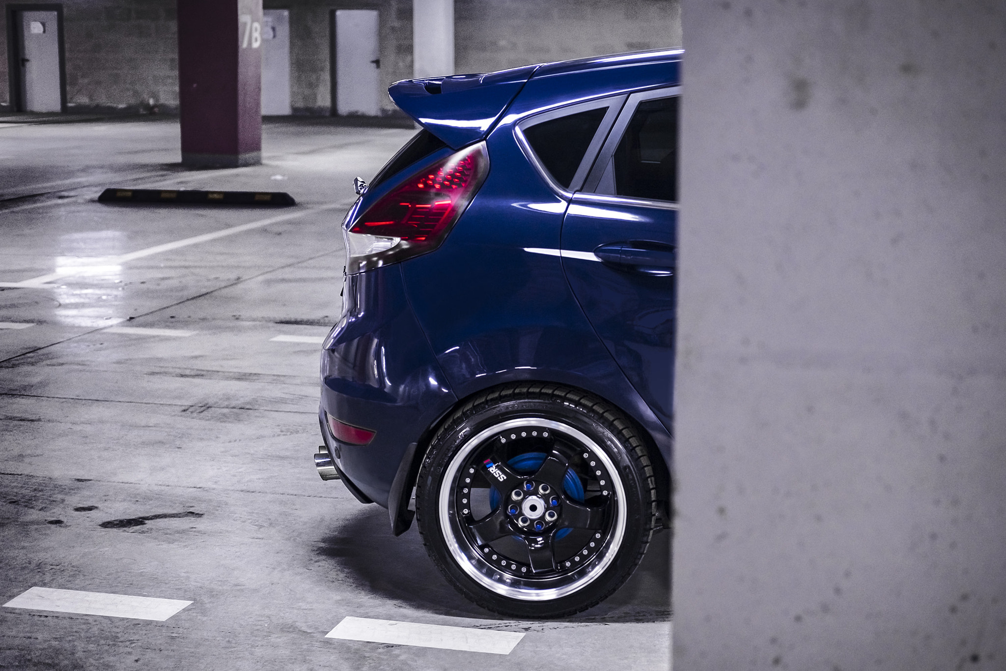 Fujifilm X-T10 + Fujifilm XF 35mm F2 R WR sample photo. Ford fiesta photography