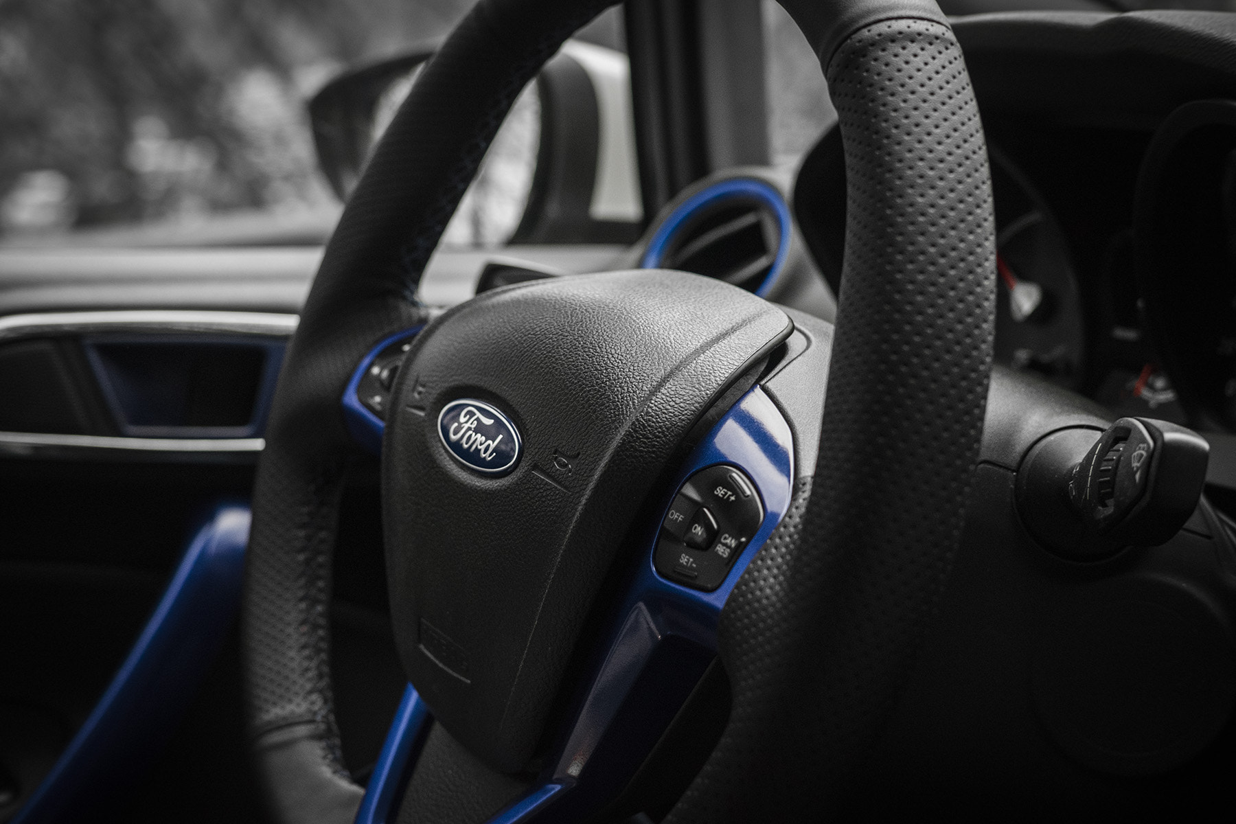 Fujifilm X-T10 + Fujifilm XF 35mm F2 R WR sample photo. Ford fiesta photography