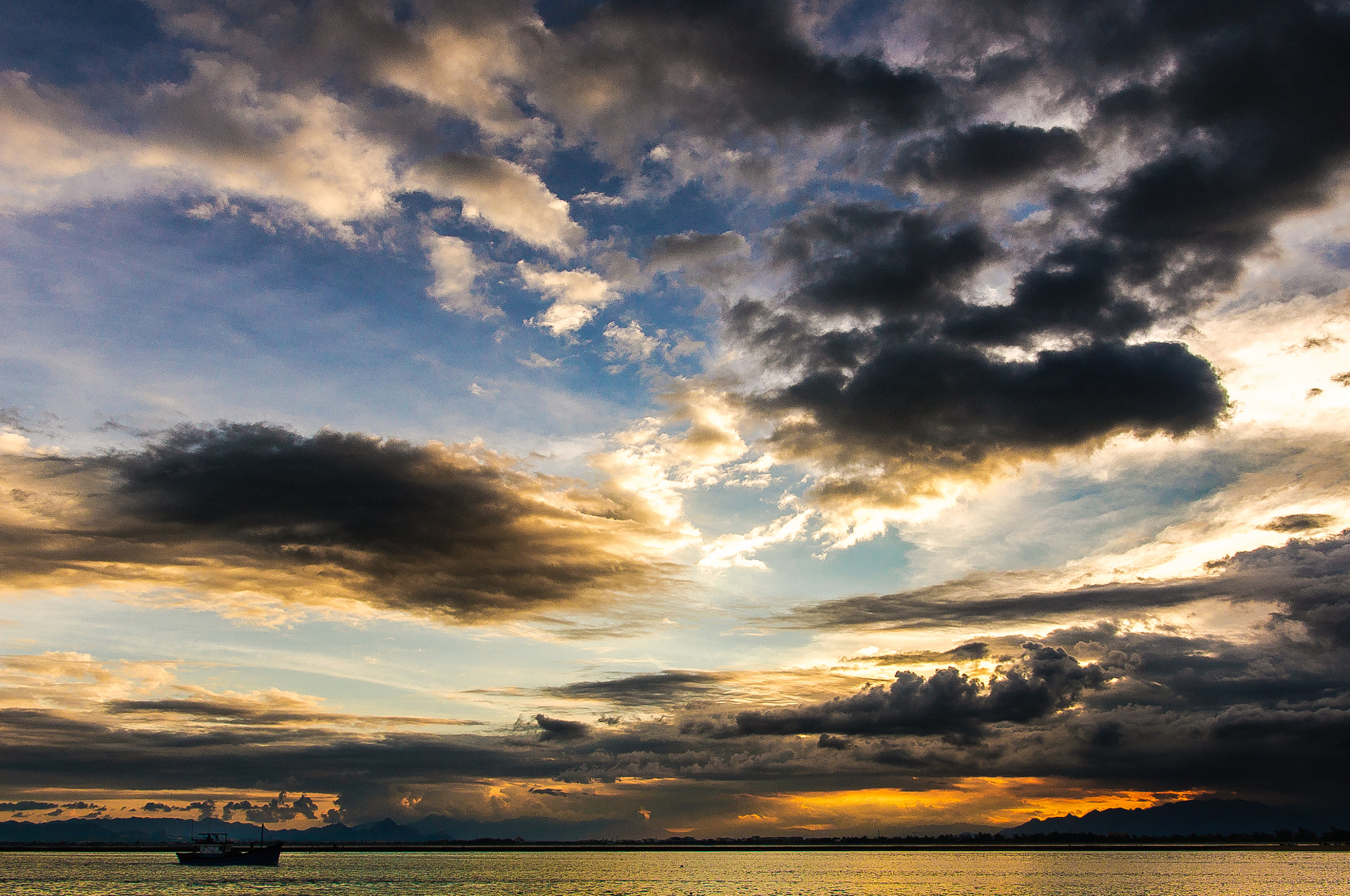 Nikon D90 + Sigma 18-35mm F1.8 DC HSM Art sample photo. Ninh chữ sunset beach photography