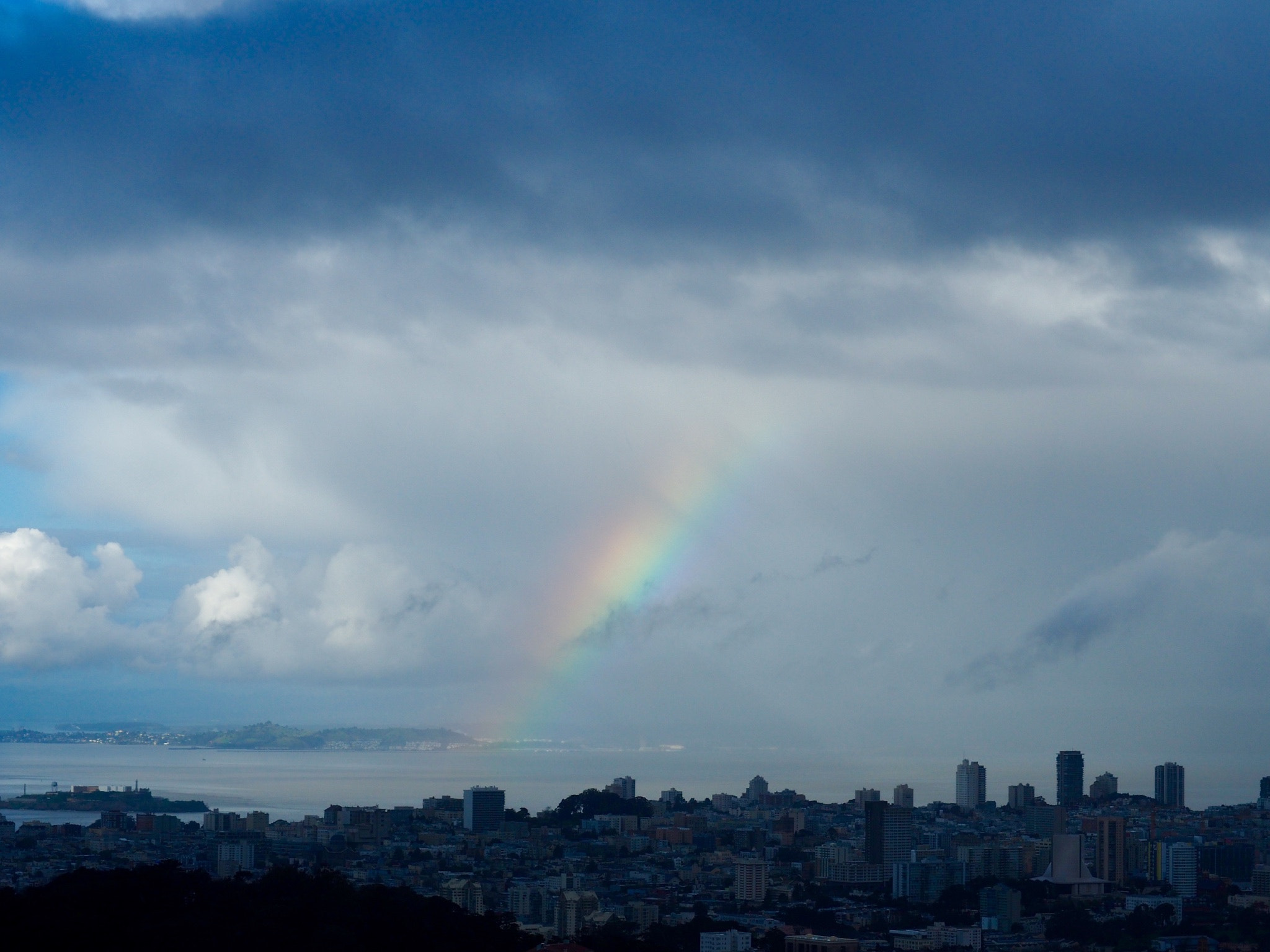 Olympus OM-D E-M5 II sample photo. Rainbow over san francisco photography