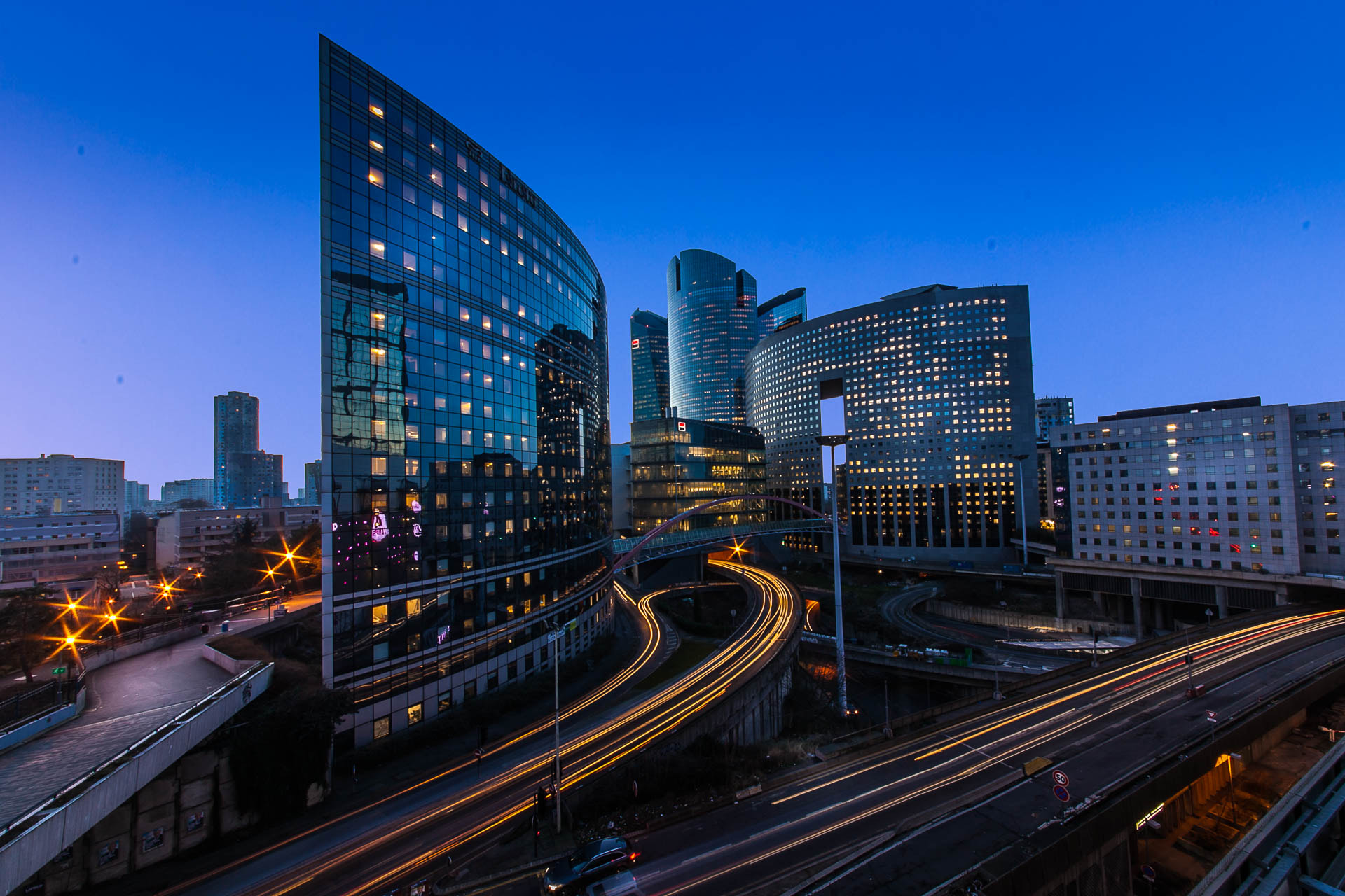 Canon EOS 5D Mark II sample photo. Paris la défense  photography