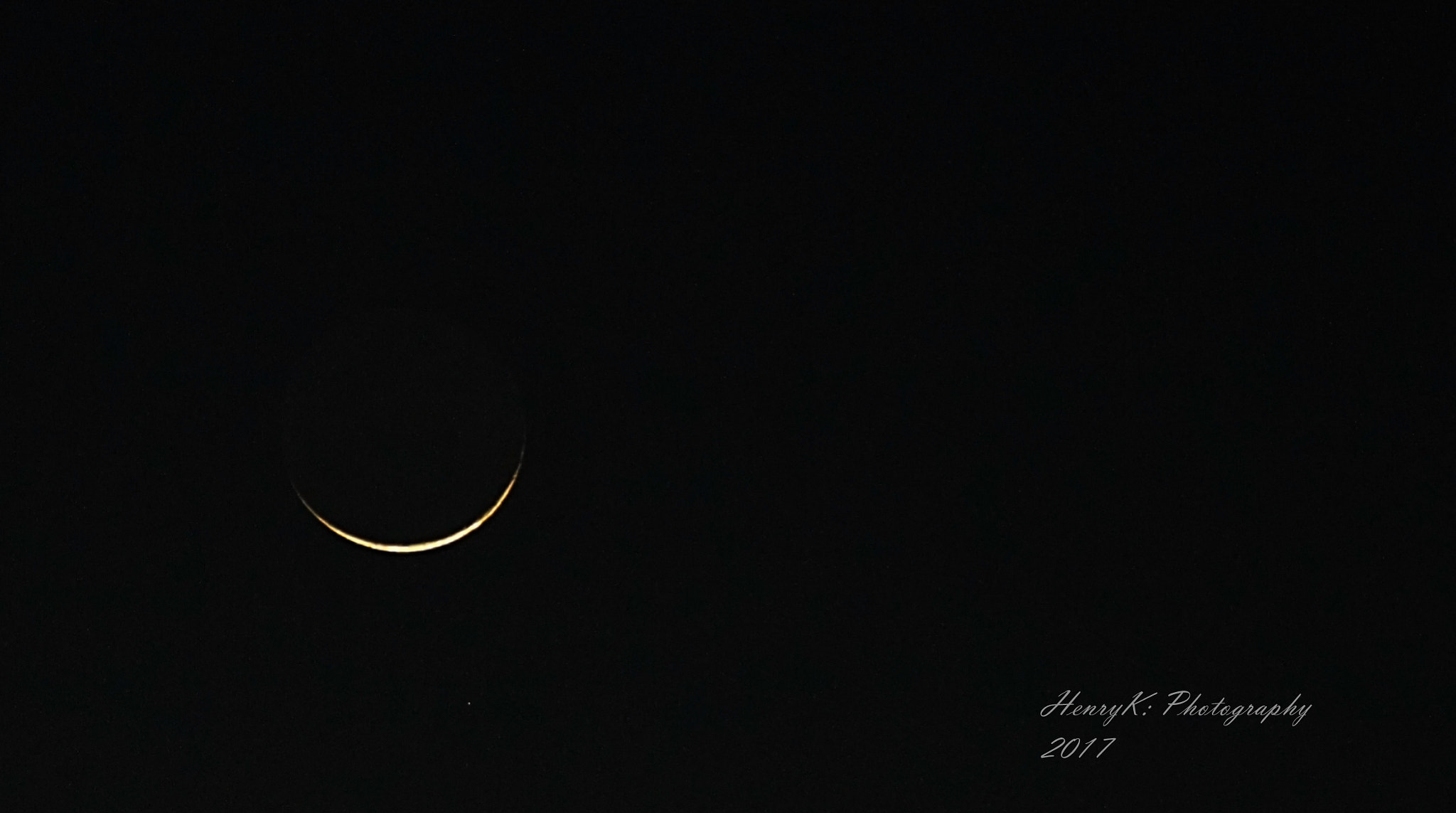 70.0 - 200.0 mm sample photo. Disappearing moon photography