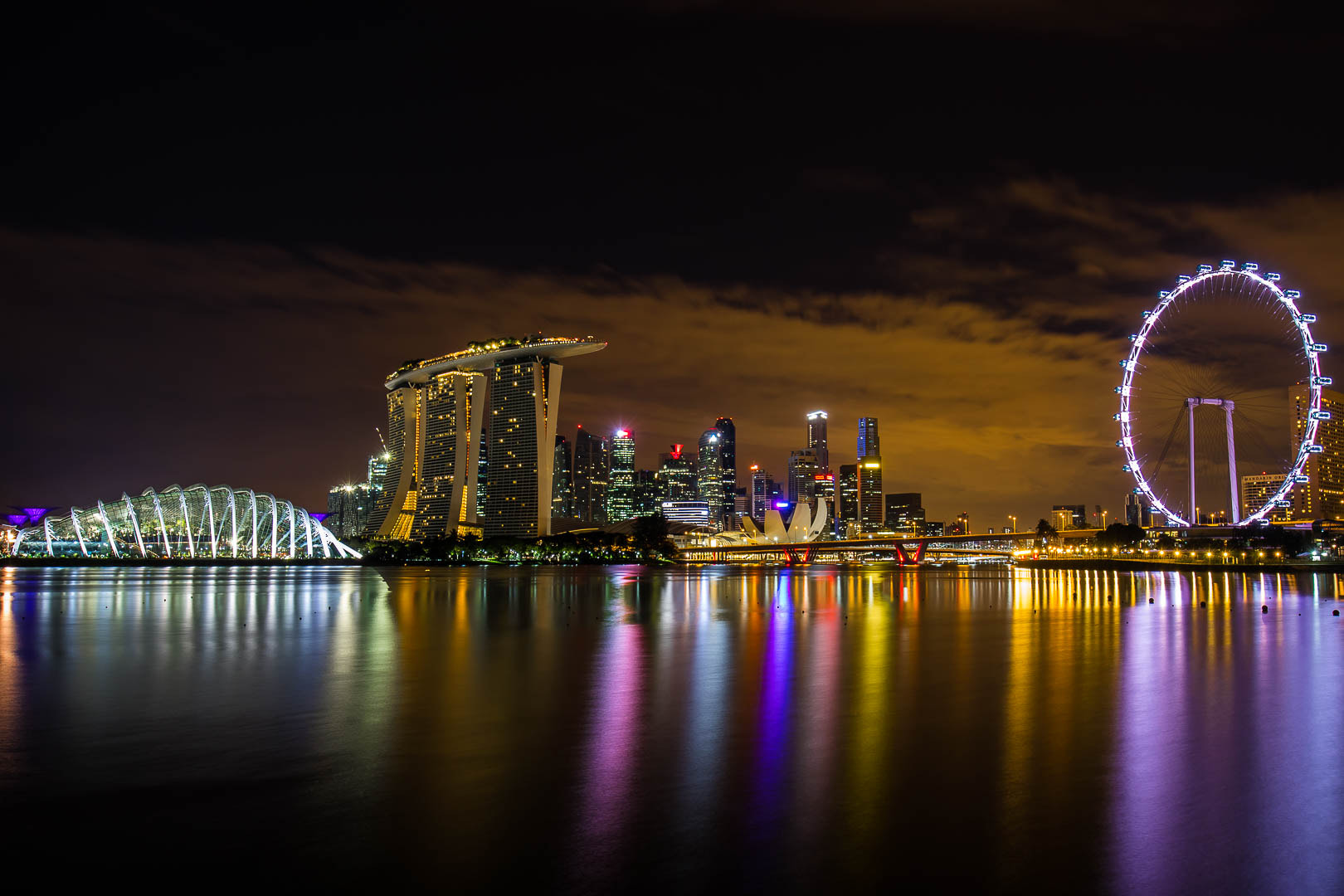 Canon EF 16-35mm F4L IS USM sample photo. Singapore's horizon photography