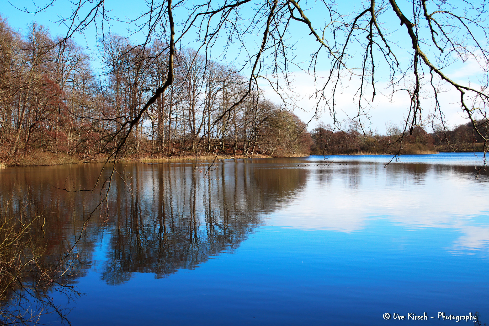 Canon EF-S 18-55mm F3.5-5.6 II sample photo. At the lake photography