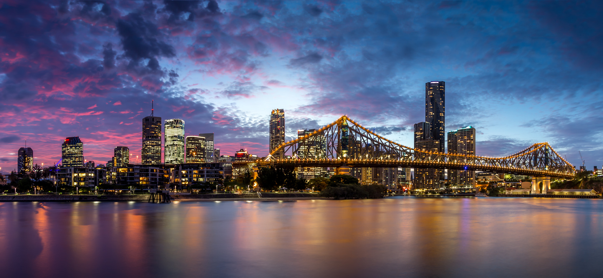 Canon EOS 60D + Canon EF 17-40mm F4L USM sample photo. Story bridge pano photography