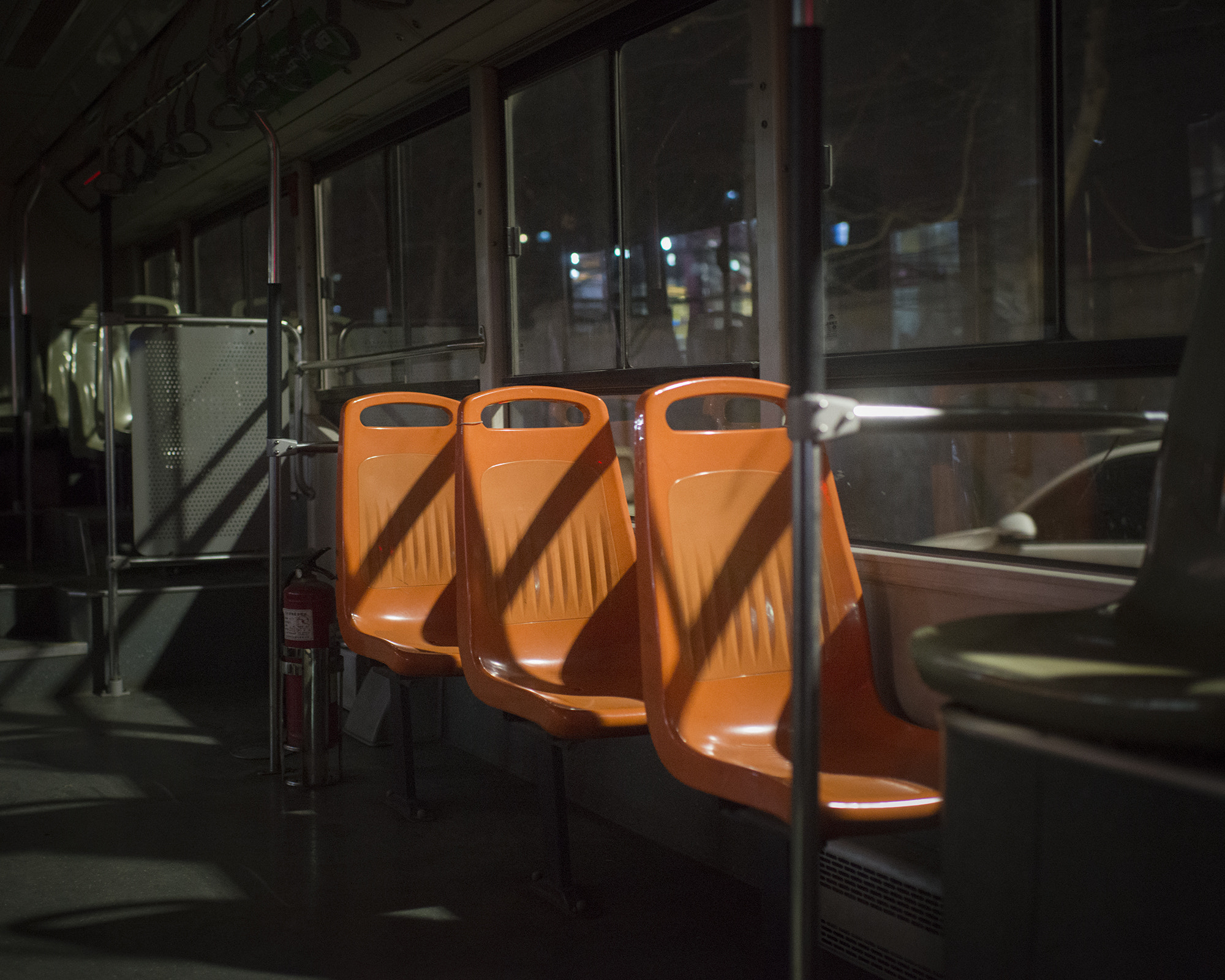 Nikon D800 + Nikon AF-S Nikkor 35mm F1.4G sample photo. B37   桔黄色的椅子 photography