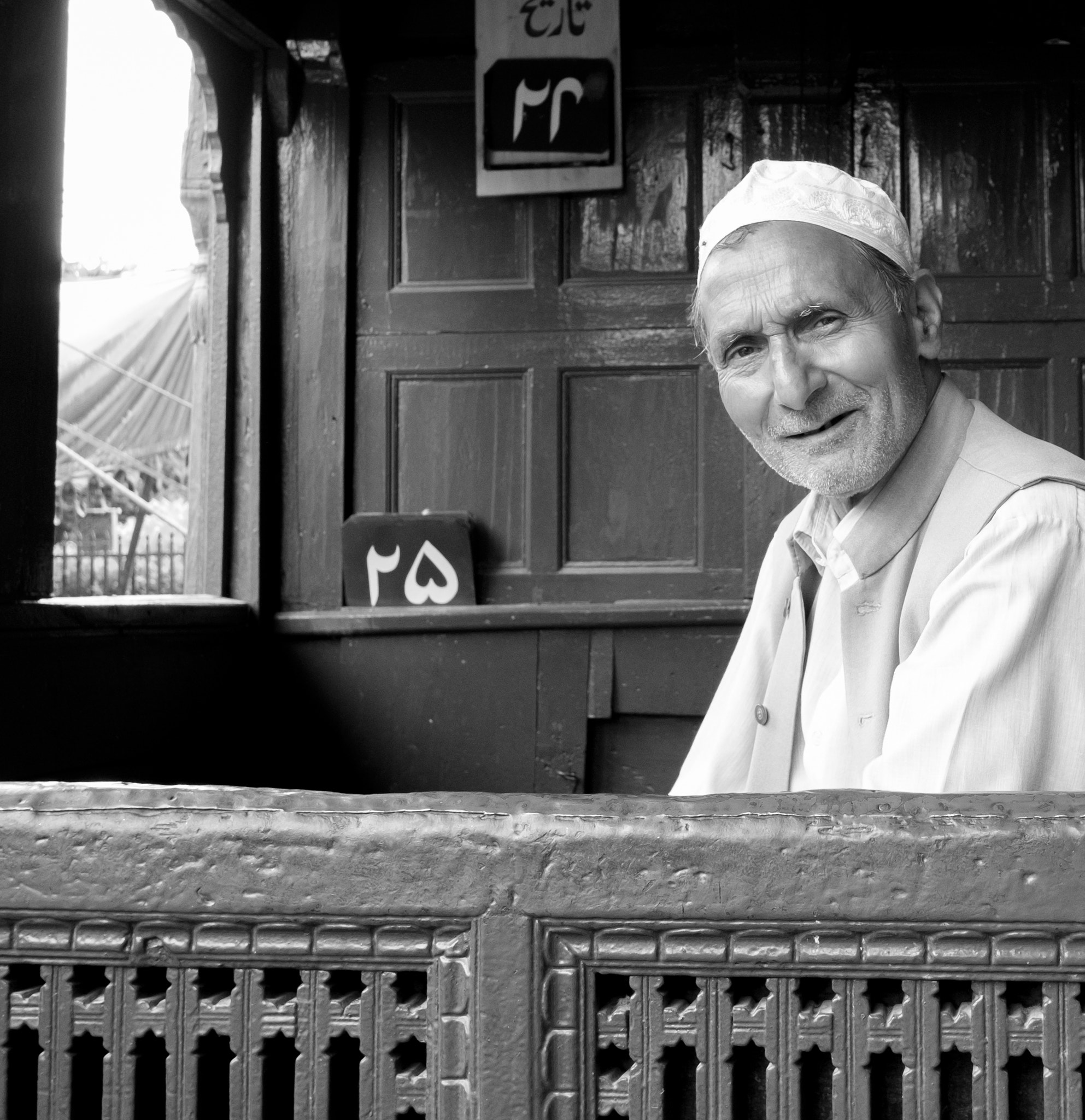 Fujifilm X-T1 sample photo. Visiting the shah hamdan mosque - kashmir #3 photography