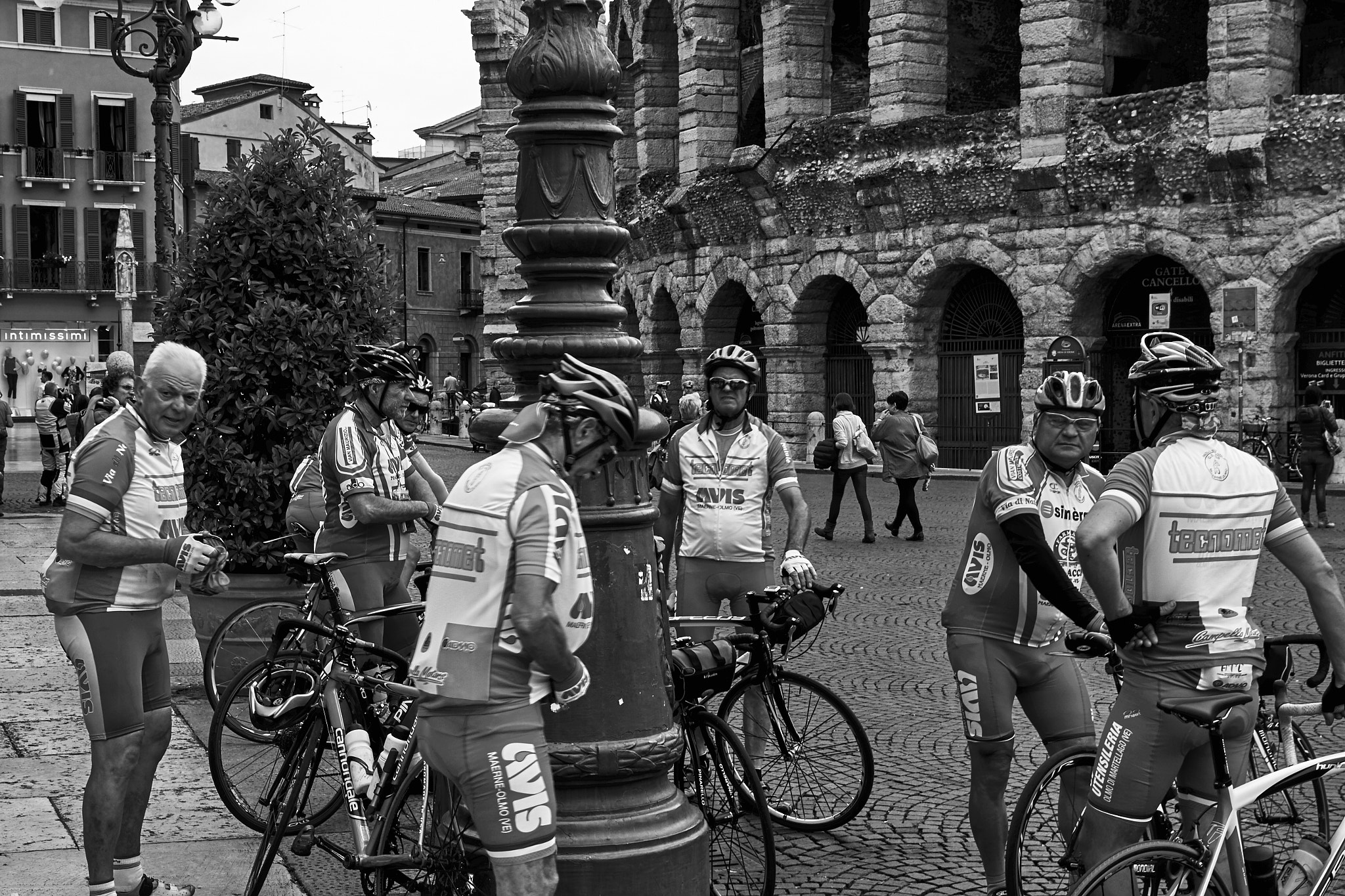 Canon EF 16-35mm F4L IS USM sample photo. Bicyclers photography
