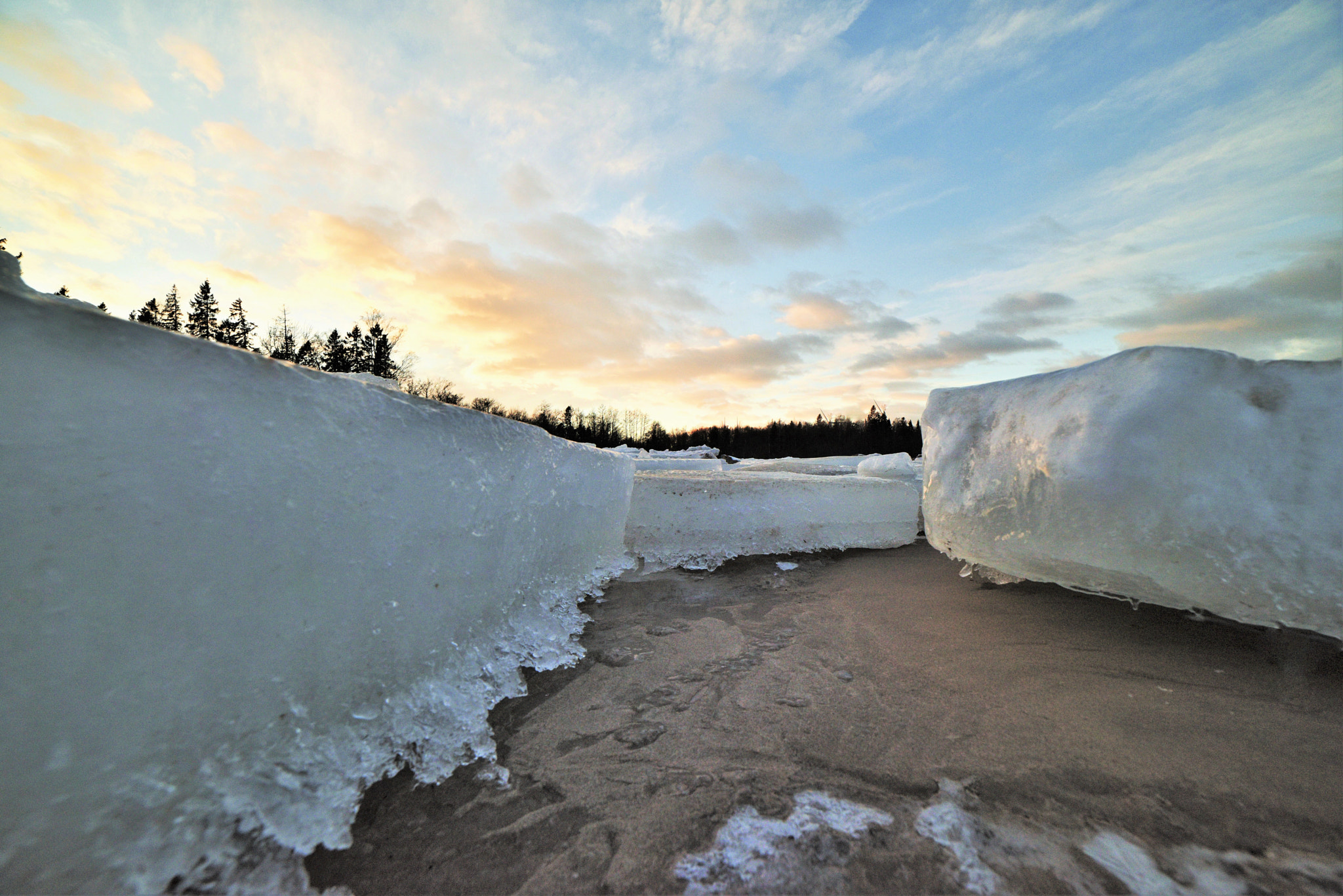 Samyang 14mm F2.8 ED AS IF UMC sample photo. The beach is waiting for spring photography