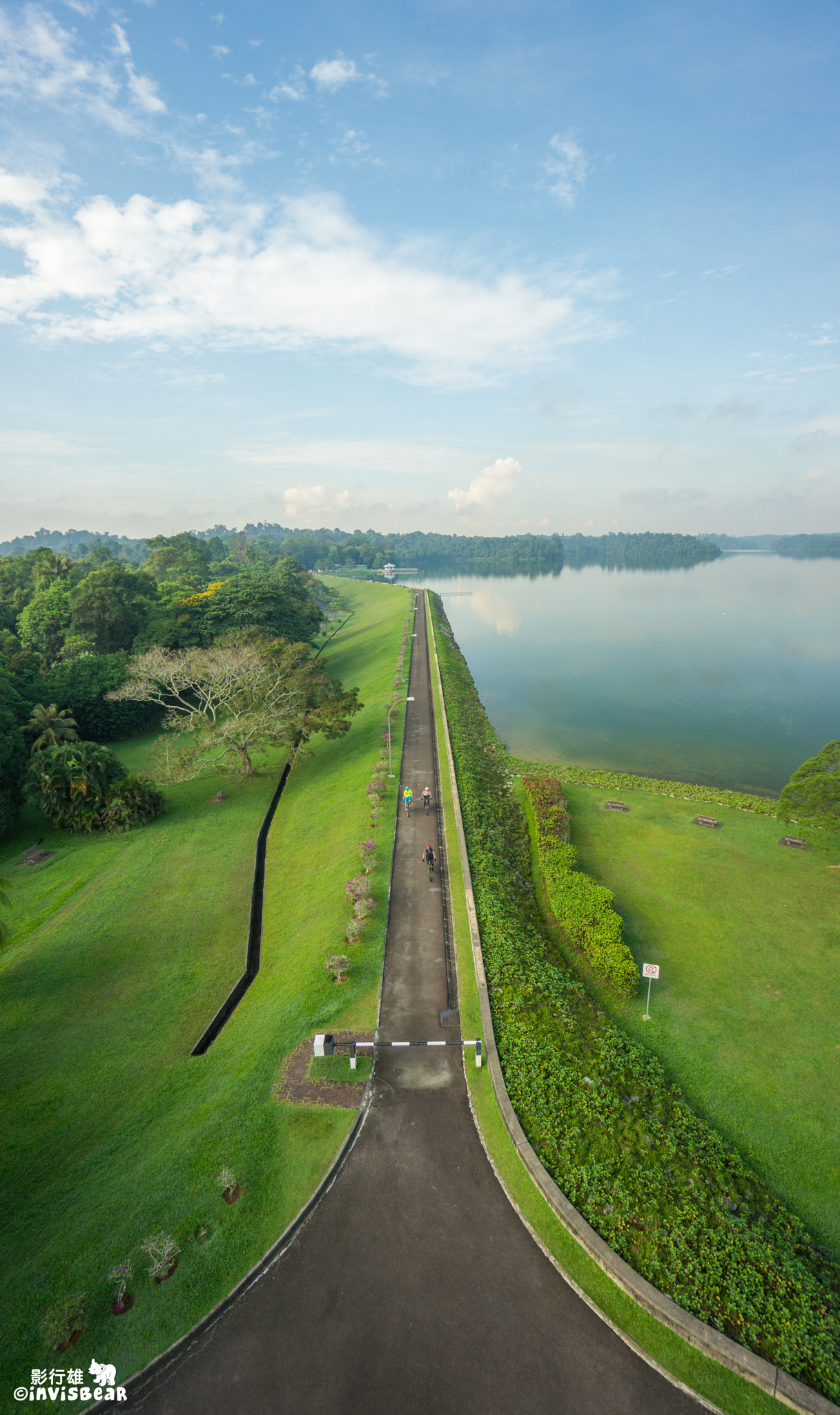 Sony a6000 + Sony E 10-18mm F4 OSS sample photo. Path to heaven photography
