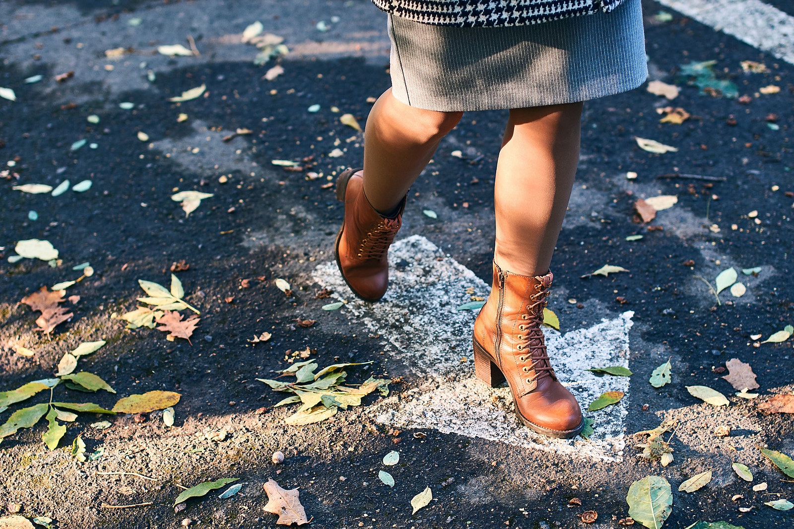 Sony SLT-A57 + Minolta AF 50mm F1.4 [New] sample photo. Woman on her way photography