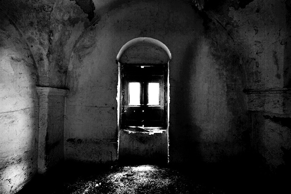 Kodak DCS Pro 14nx sample photo. In quell'antico borgo fantasma mi sono fatto silenzio. photography