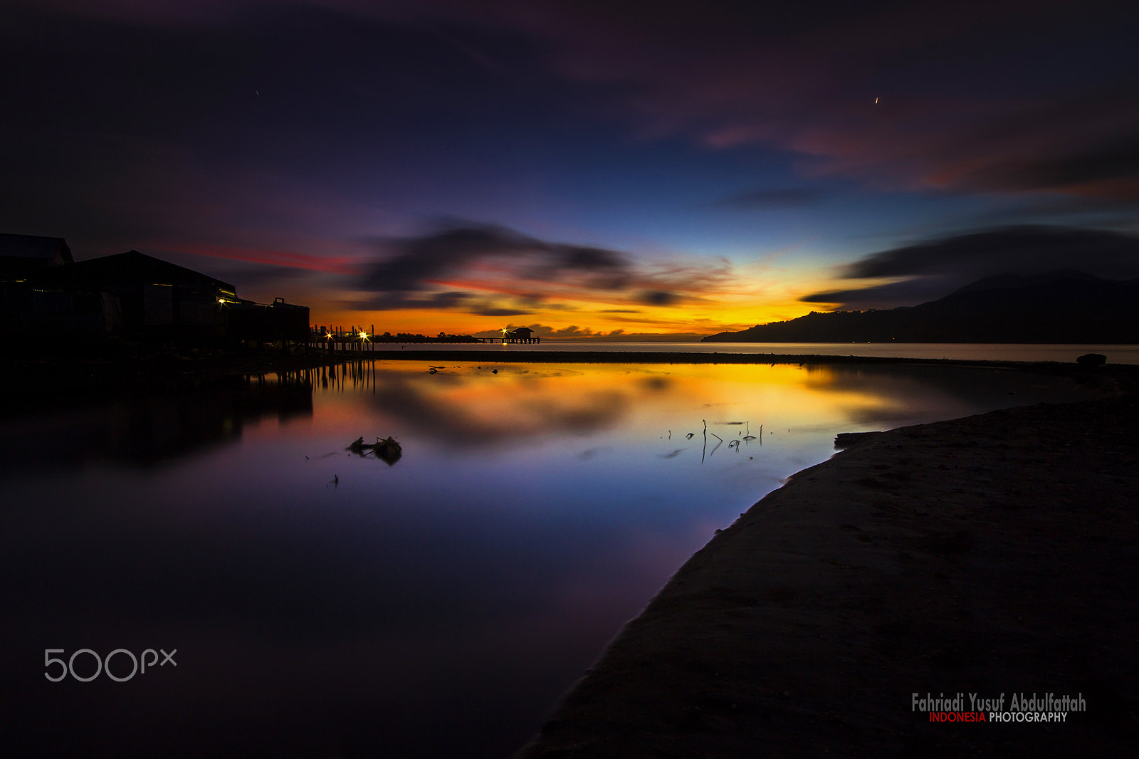 Canon EOS 600D (Rebel EOS T3i / EOS Kiss X5) + Sigma 10-20mm F4-5.6 EX DC HSM sample photo. Nights away and morning light comes!! photography