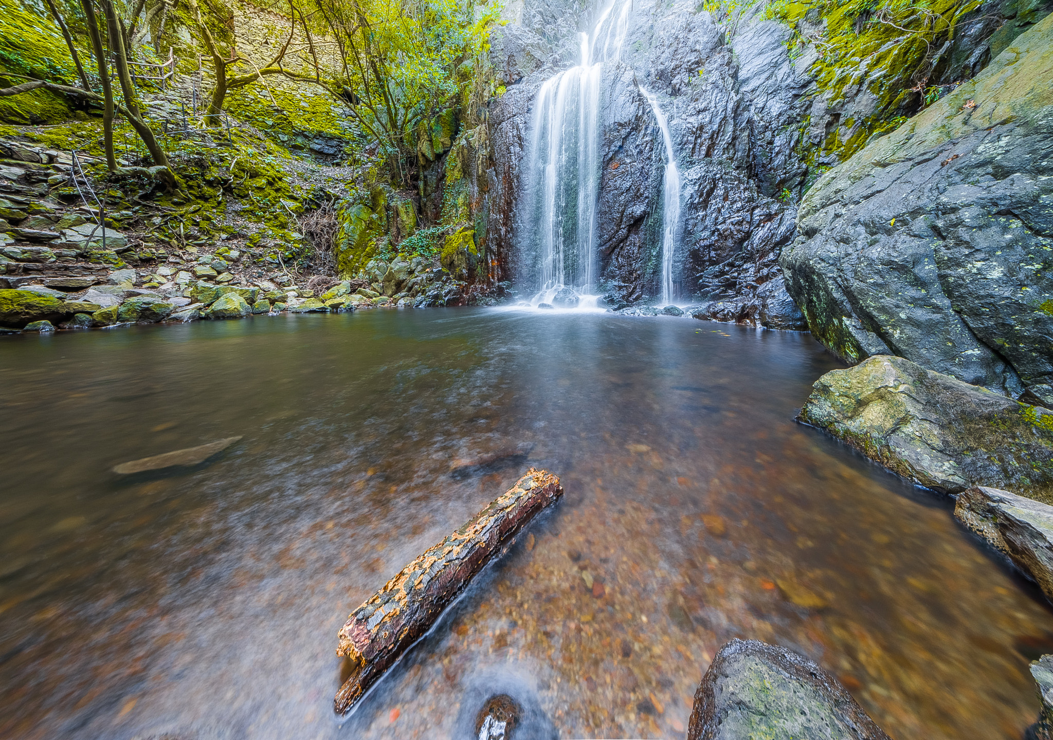 Sigma 8-16mm F4.5-5.6 DC HSM sample photo. Suspended photography