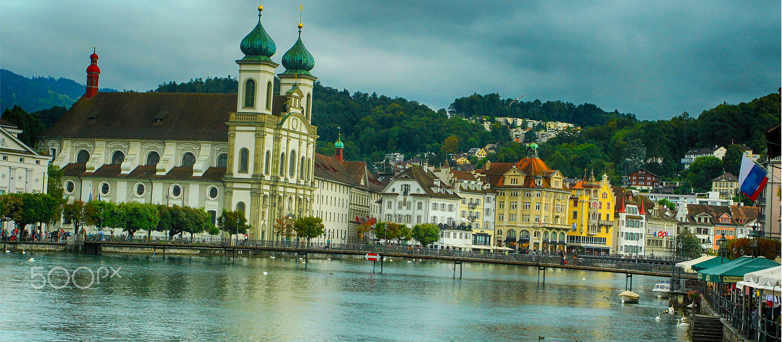 Canon EOS 600D (Rebel EOS T3i / EOS Kiss X5) + Canon EF 17-40mm F4L USM sample photo. The reuss river overlooking the city of lucerne photography