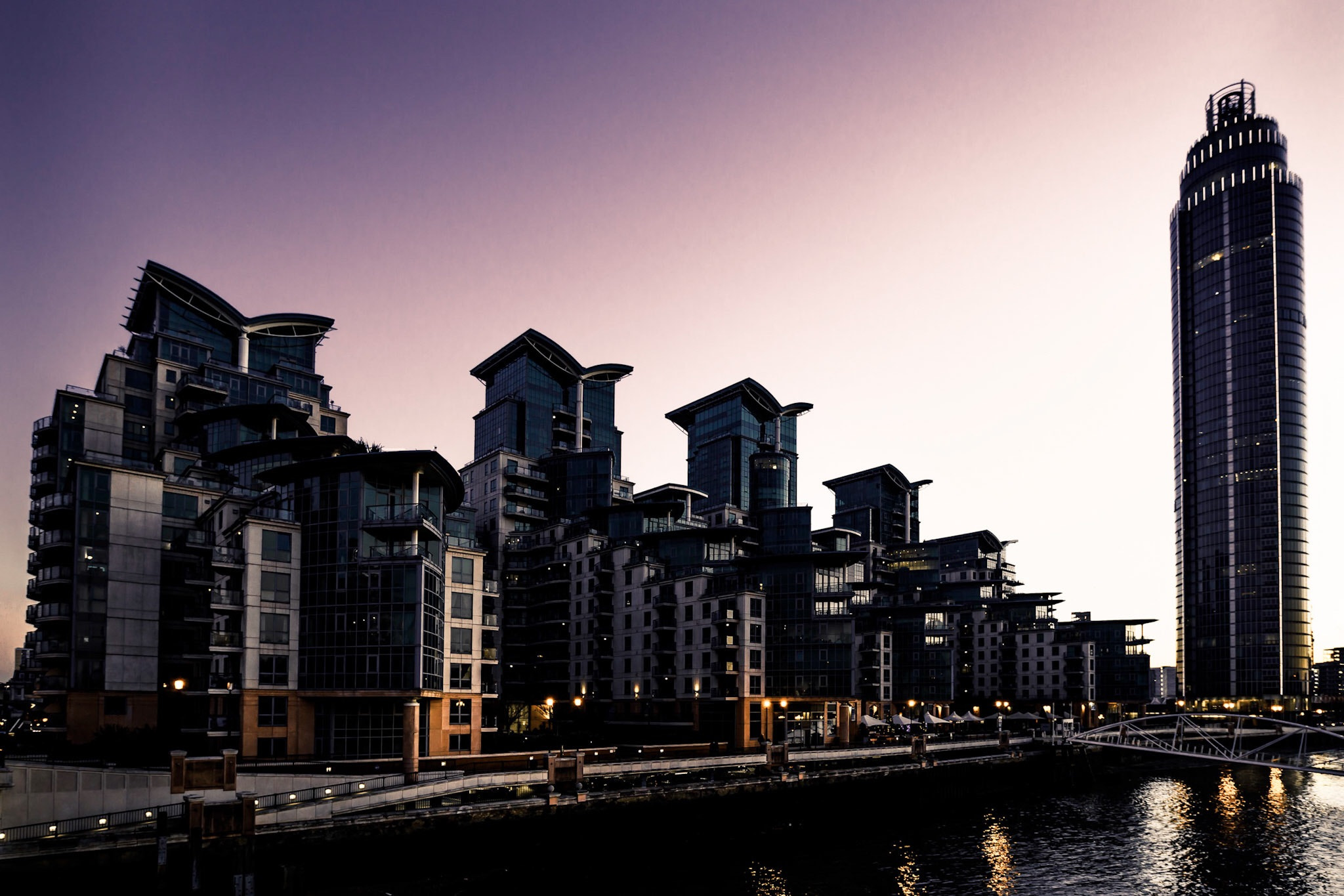 Canon EOS 750D (EOS Rebel T6i / EOS Kiss X8i) sample photo. St george wharf - vauxhall bridge view photography