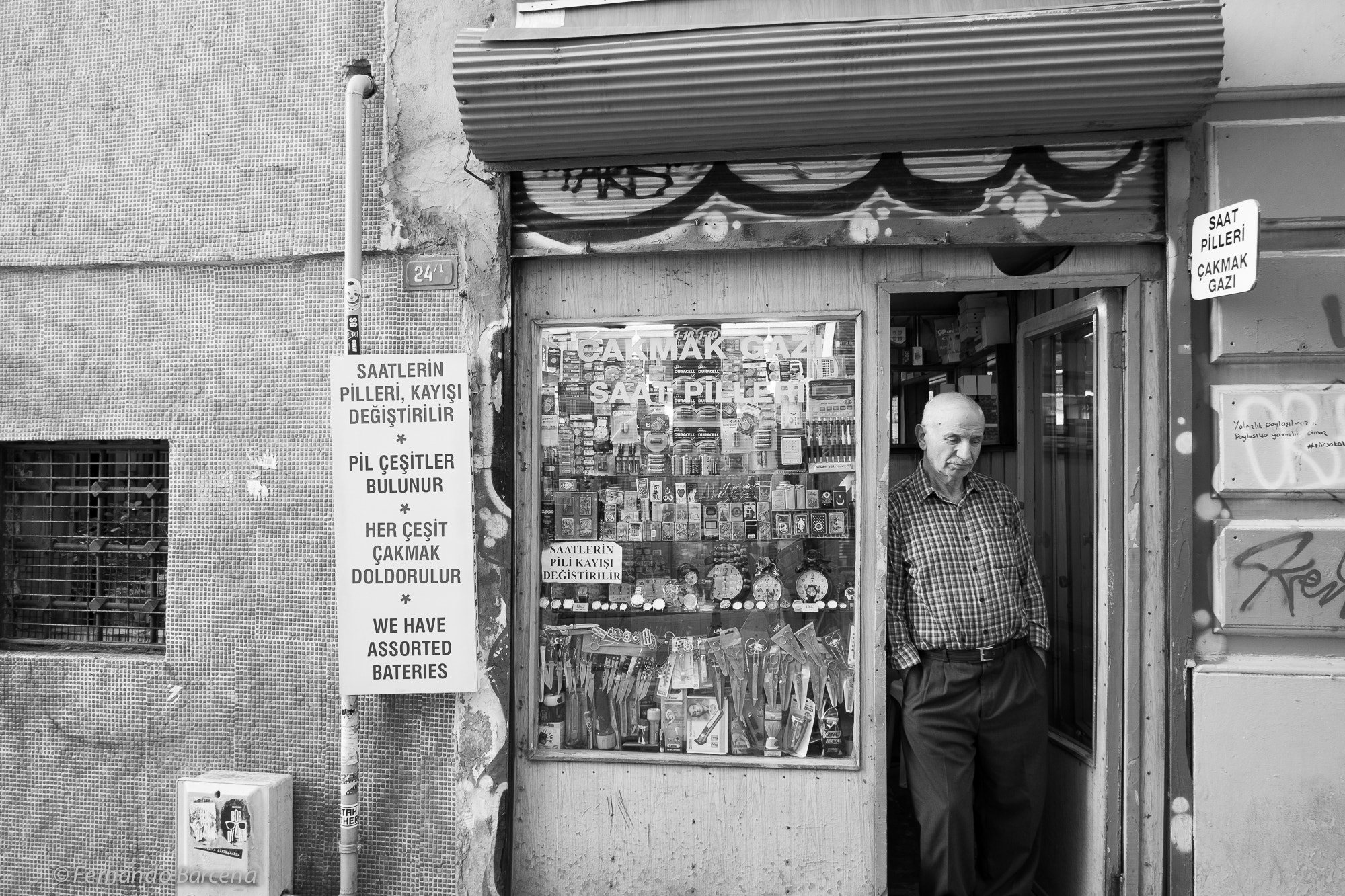 Fujifilm X-Pro1 sample photo. Waiting for customers. istanbul. 2014. photography