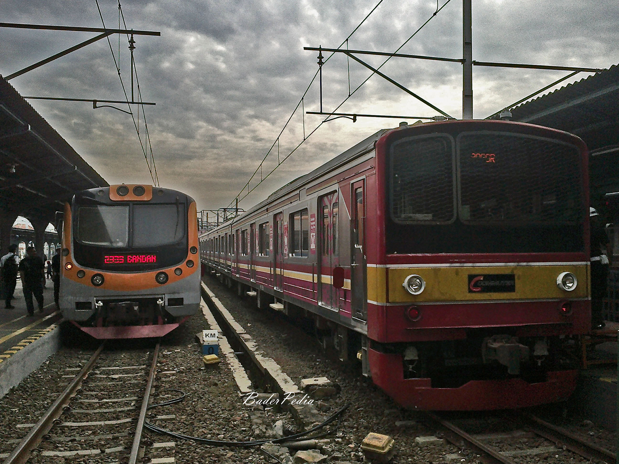 Nokia C5-03 sample photo. Indonesian railways 14 photography