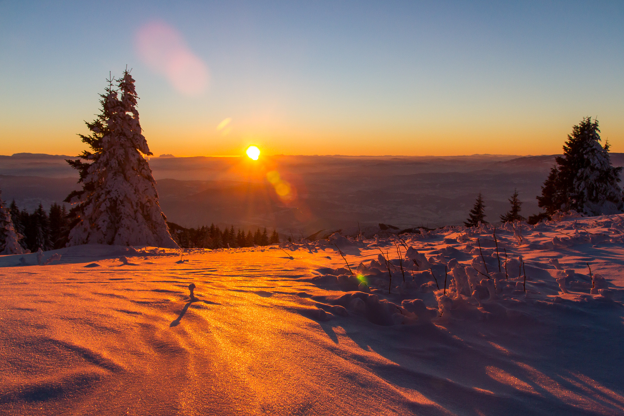 Sigma 18-250mm F3.5-6.3 DC OS HSM sample photo. Orange snow photography