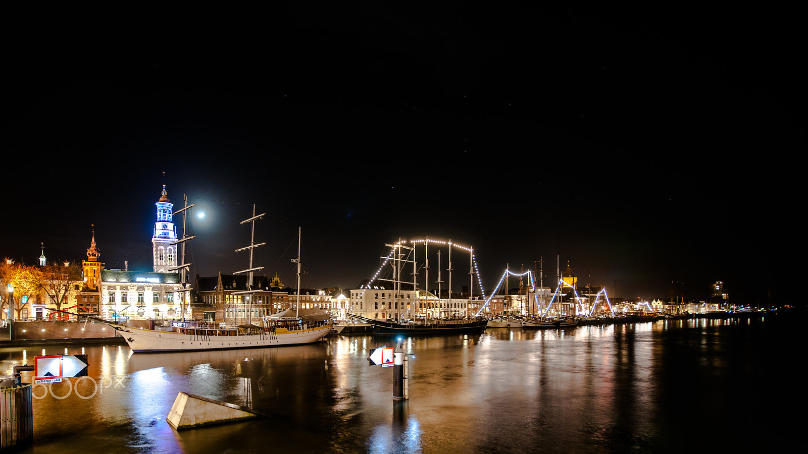 Sony Alpha DSLR-A900 + Sony Vario-Sonnar T* 16-35mm F2.8 ZA SSM sample photo. Long exposure photography the skyline of kampen photography