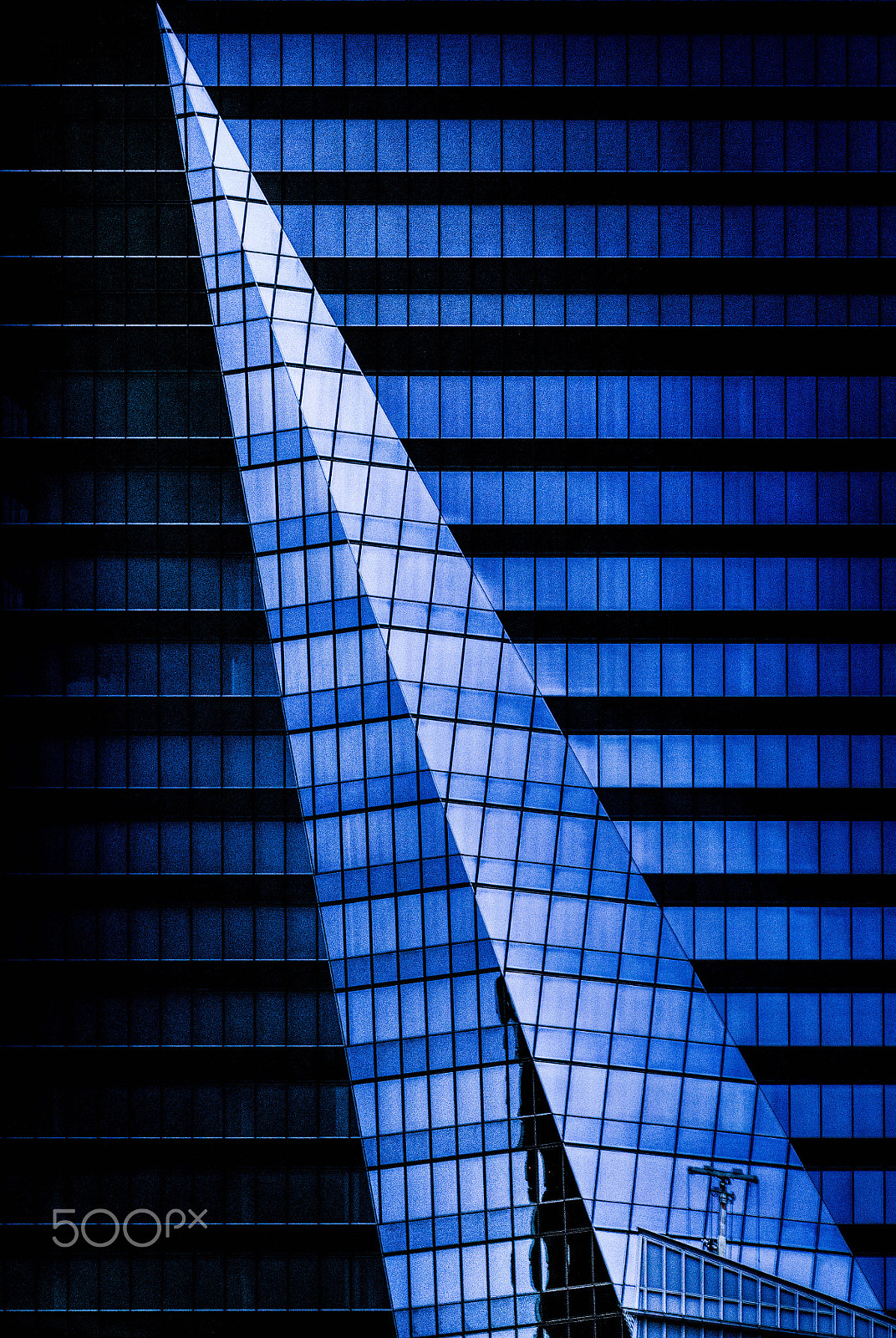 Sony a6000 + Sony FE 70-200mm F4 G OSS sample photo. Lance of architecture photography