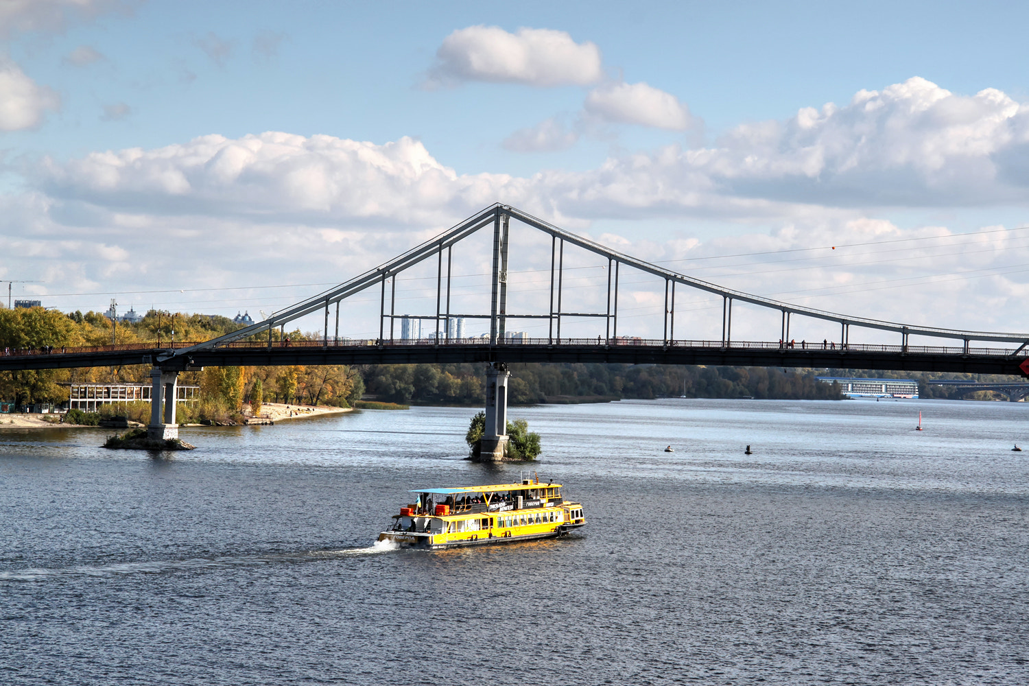 Canon EF-S 17-85mm F4-5.6 IS USM sample photo. Parkovy (pedestrian) bridge photography