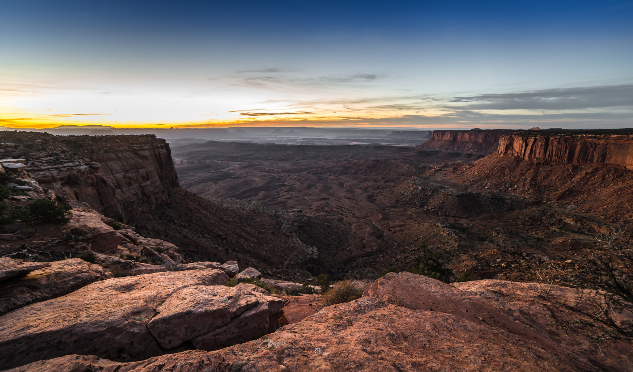 Samyang 14mm F2.8 ED AS IF UMC sample photo. Canyonlands overlook photography