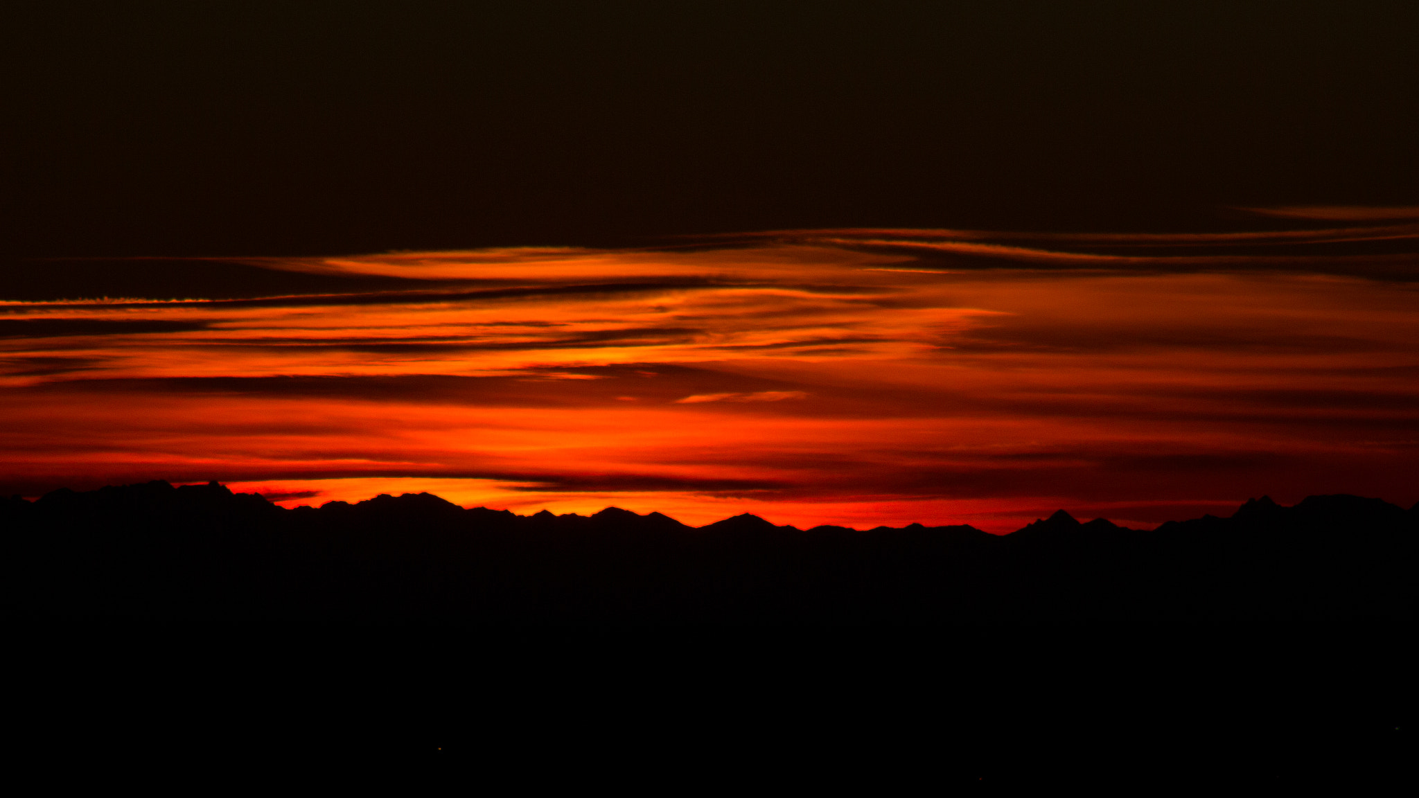 Canon EOS 60D + EF75-300mm f/4-5.6 sample photo. Red stripes photography