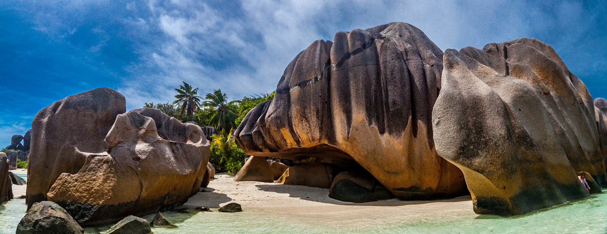 Canon EF-S 10-22mm F3.5-4.5 USM sample photo. La digue photography