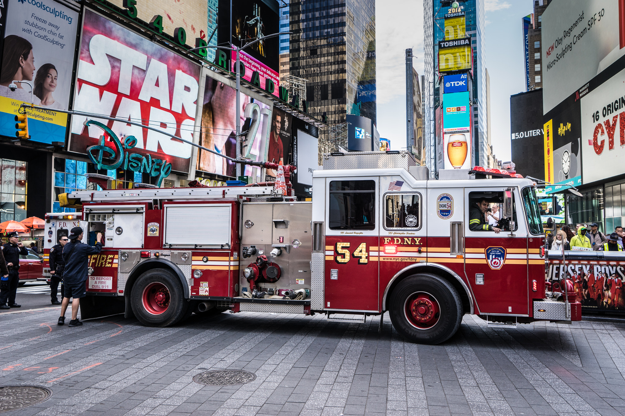 Sony a7 + Sony Vario Tessar T* FE 24-70mm F4 ZA OSS sample photo. Fire photography